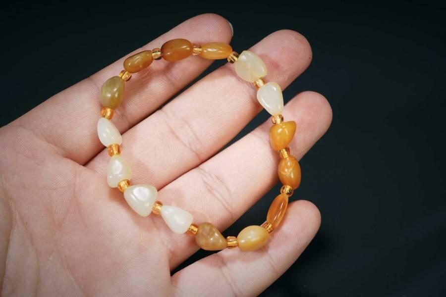 上海都达杂项专场三（全场包邮） 天然 和田玉籽料手串86-78