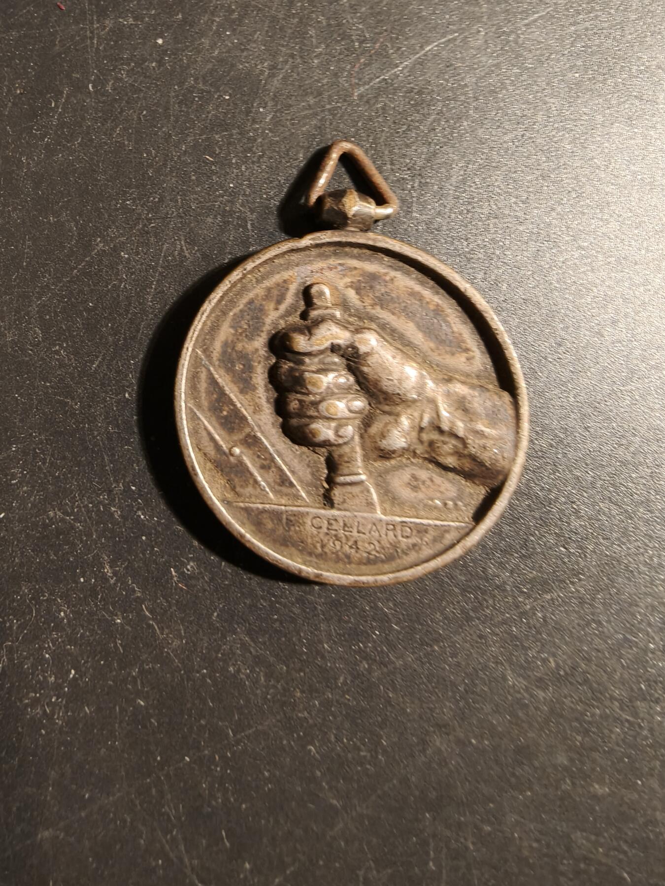 老王徽章第178期 法国银级铁路服务奖章    无绶带   维希版1942年实发