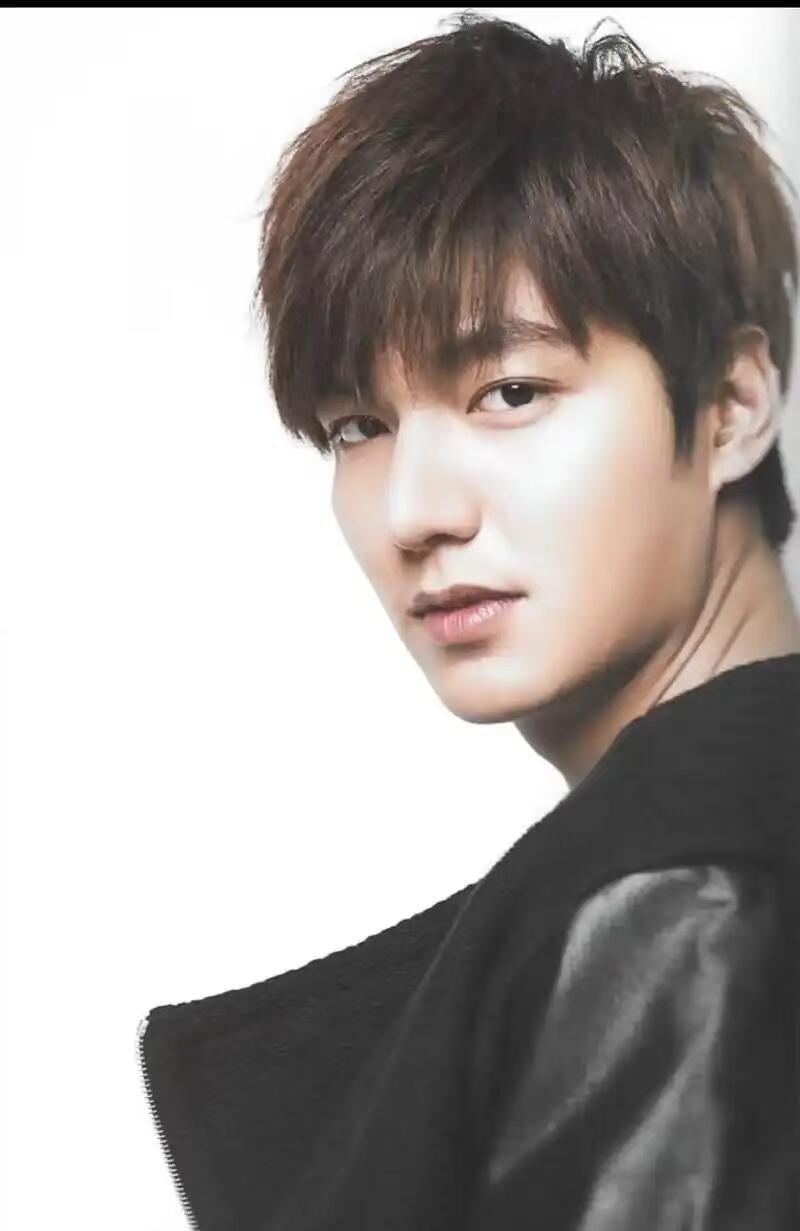 零元拍：除了帅还是帅的李敏镐亲笔签名立体签名卡！尺寸： 100×225MM