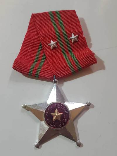 韵星假日拍卖第三十八期 -- Rimey Holidays Auction 38 - 越南社会主义共和国二级战功勋章 越中边界战时期