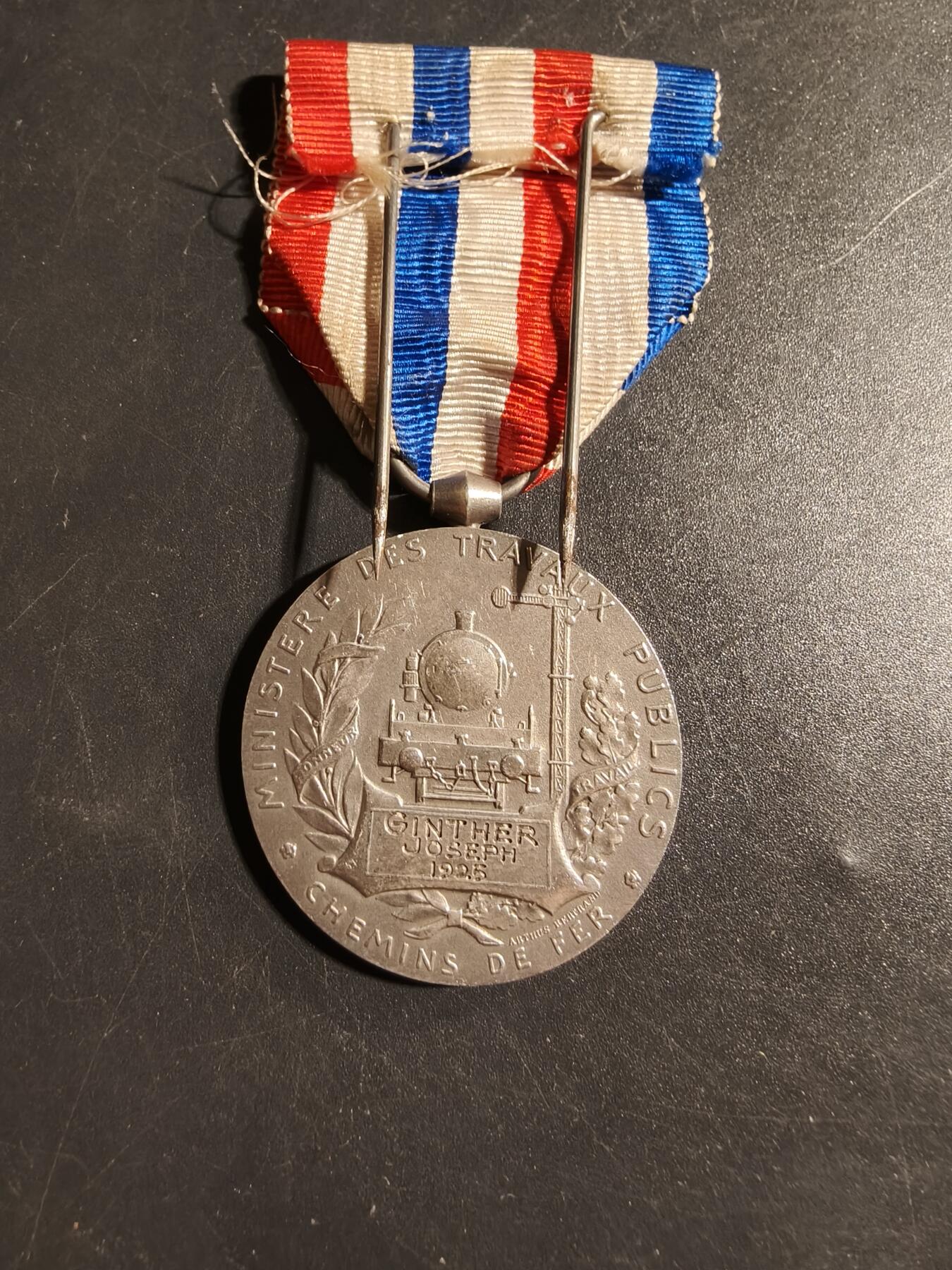 老王徽章第178期 法国银级铁路服务奖章    大师罗蒂版    原盒    1925年实发    800银少见贵金属版     19.7g