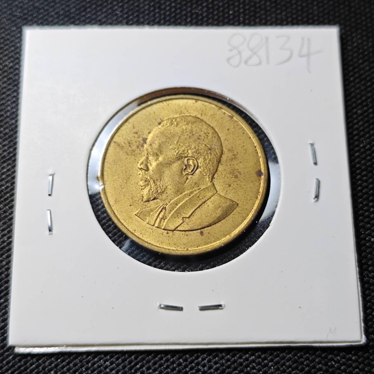 KK钱币收藏小铺  第388期  2月预留时间 周末发货  1966肯尼亚5分 开国头像无字版