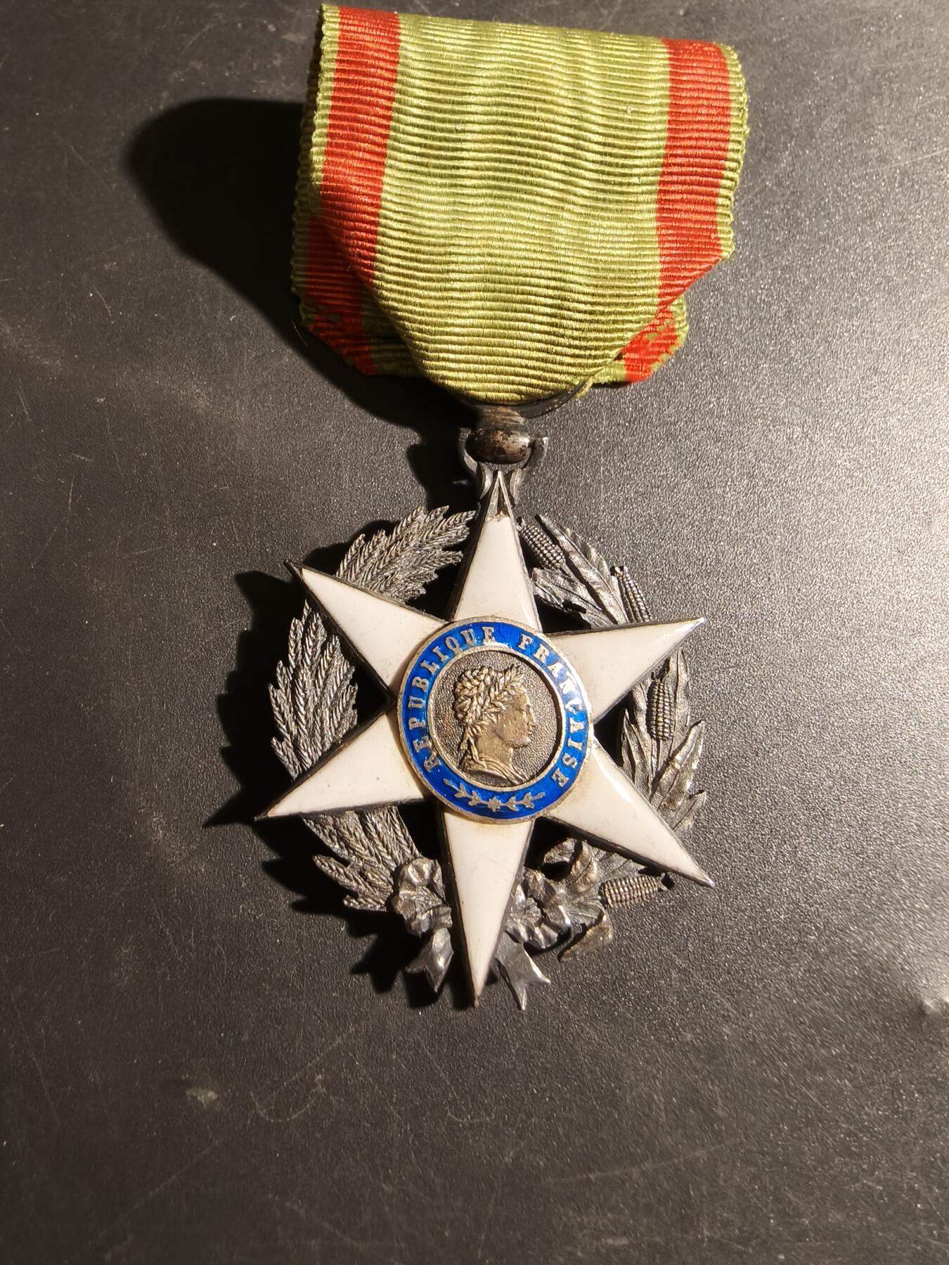 老王徽章第178期 法国骑士级农业功绩勋章    原盒     银质珐琅      19.3g