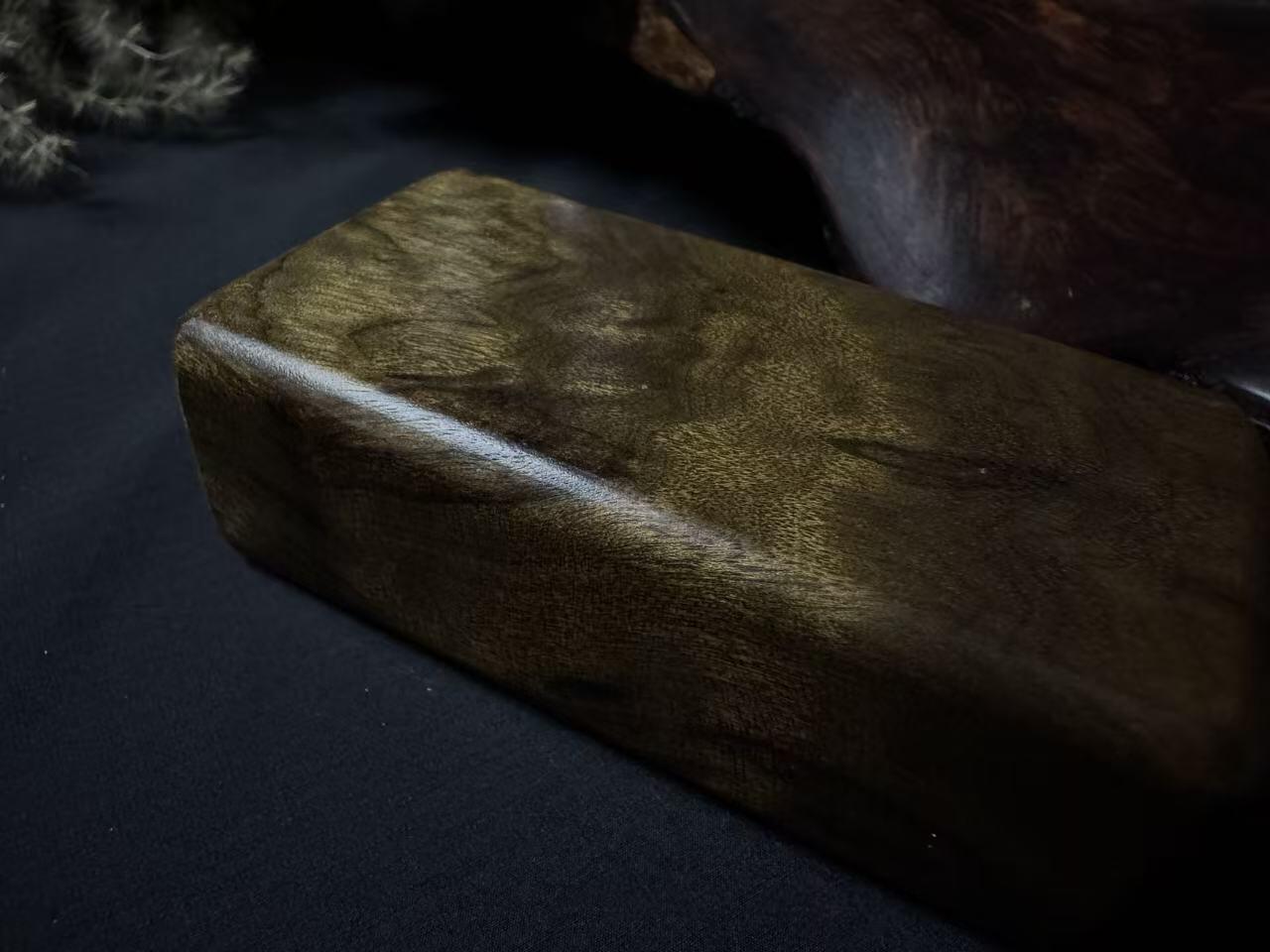 零元拍：B15金丝楠牌子，香喷喷的小金砖，金光闪闪，81/41/26MM