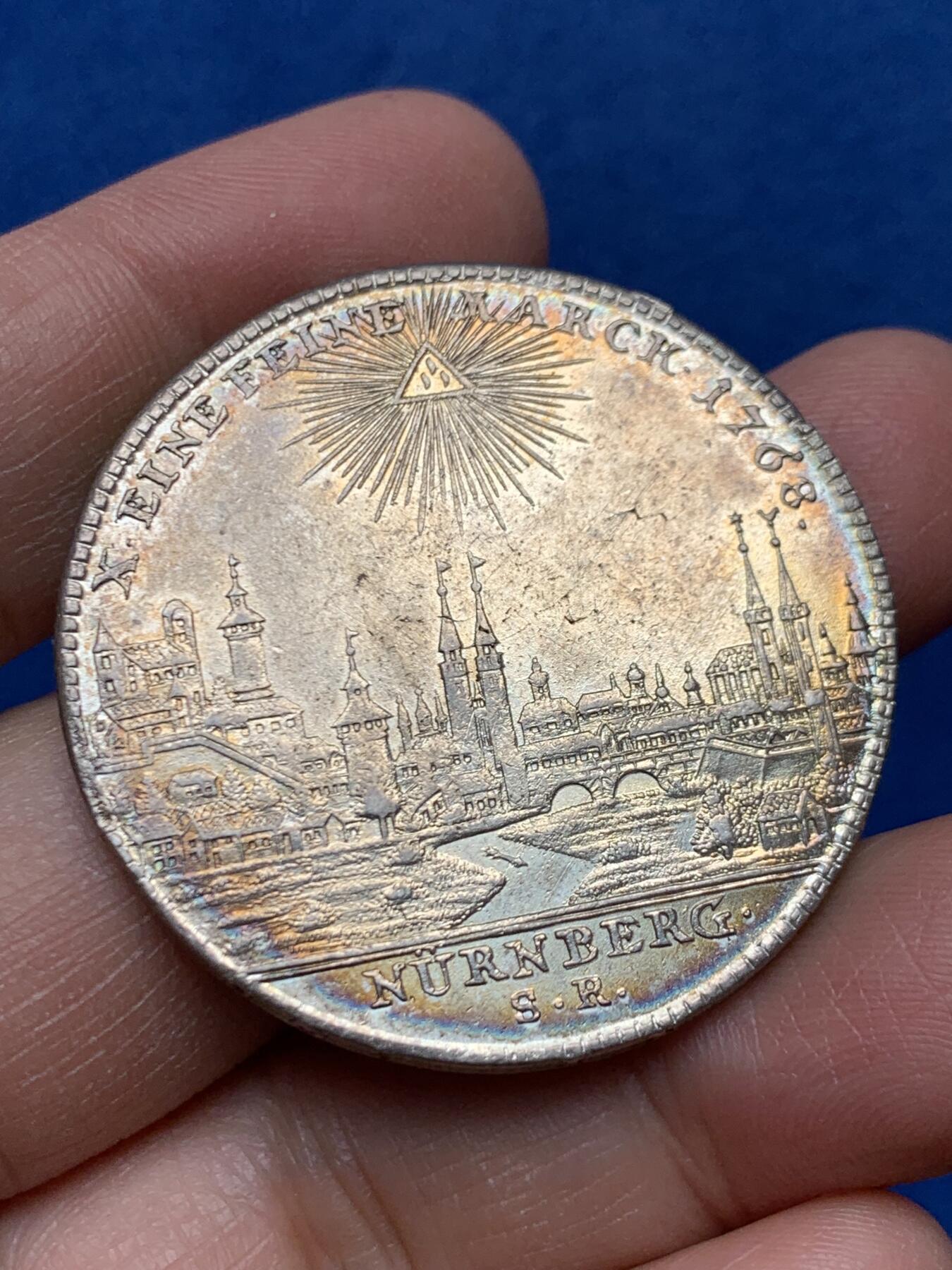 《竞宝斋》第460场 周日，周一，2场连拍 （全场包邮）欢迎送拍 神圣罗马帝国1768年纽伦堡城市景观泰勒 28克 40.6mm 带光五彩 细节极美 非常漂亮