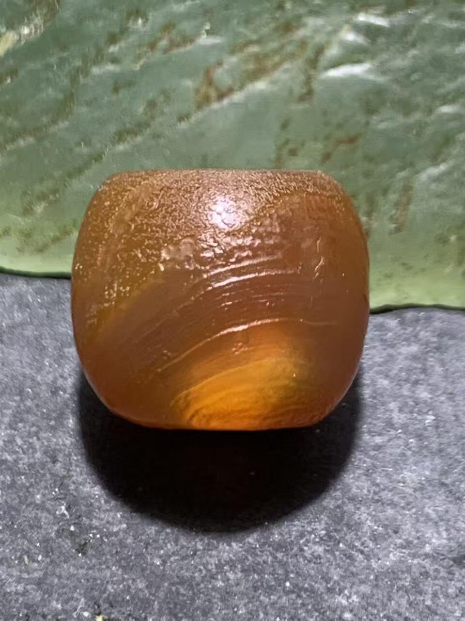 精美高玉化千层风化纹缠丝玛瑙老形桶珠一颗，