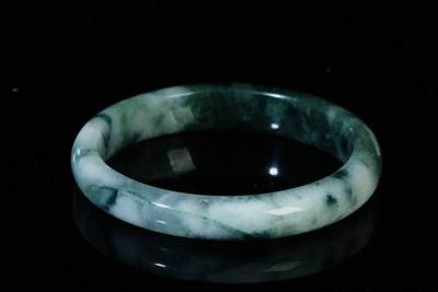 上海都达杂项专场三十四【年后发货全场包邮】  天然冰绿翡翠手镯