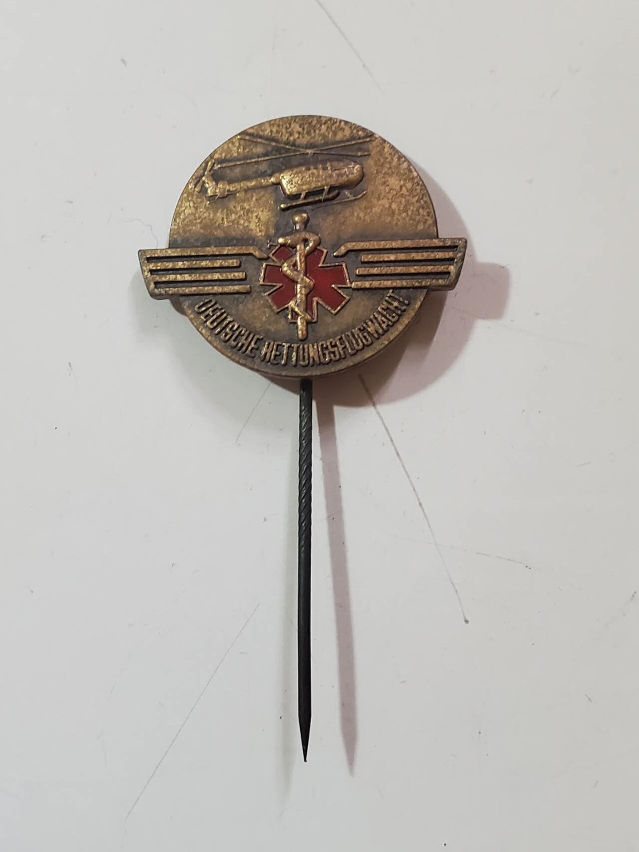 韵星假日拍卖第三十八期 -- Rimey Holidays Auction 38 民主德国极早期国家人民军空中救援证章插针 带厂标 稀少种类 能够有此技能章的非常少