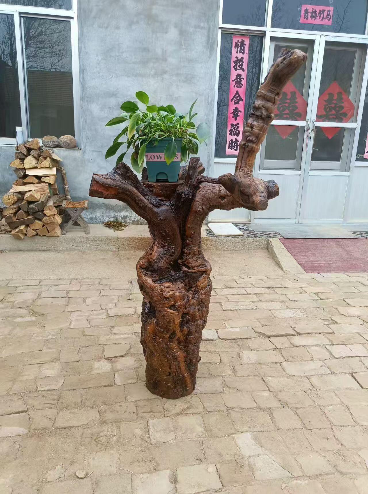 老物件，百年、枣木根雕摆件，造型自然，树瘤纹理清晰，原木材质，保存状态不错，适合茶室、书房、客厅装饰或收藏。