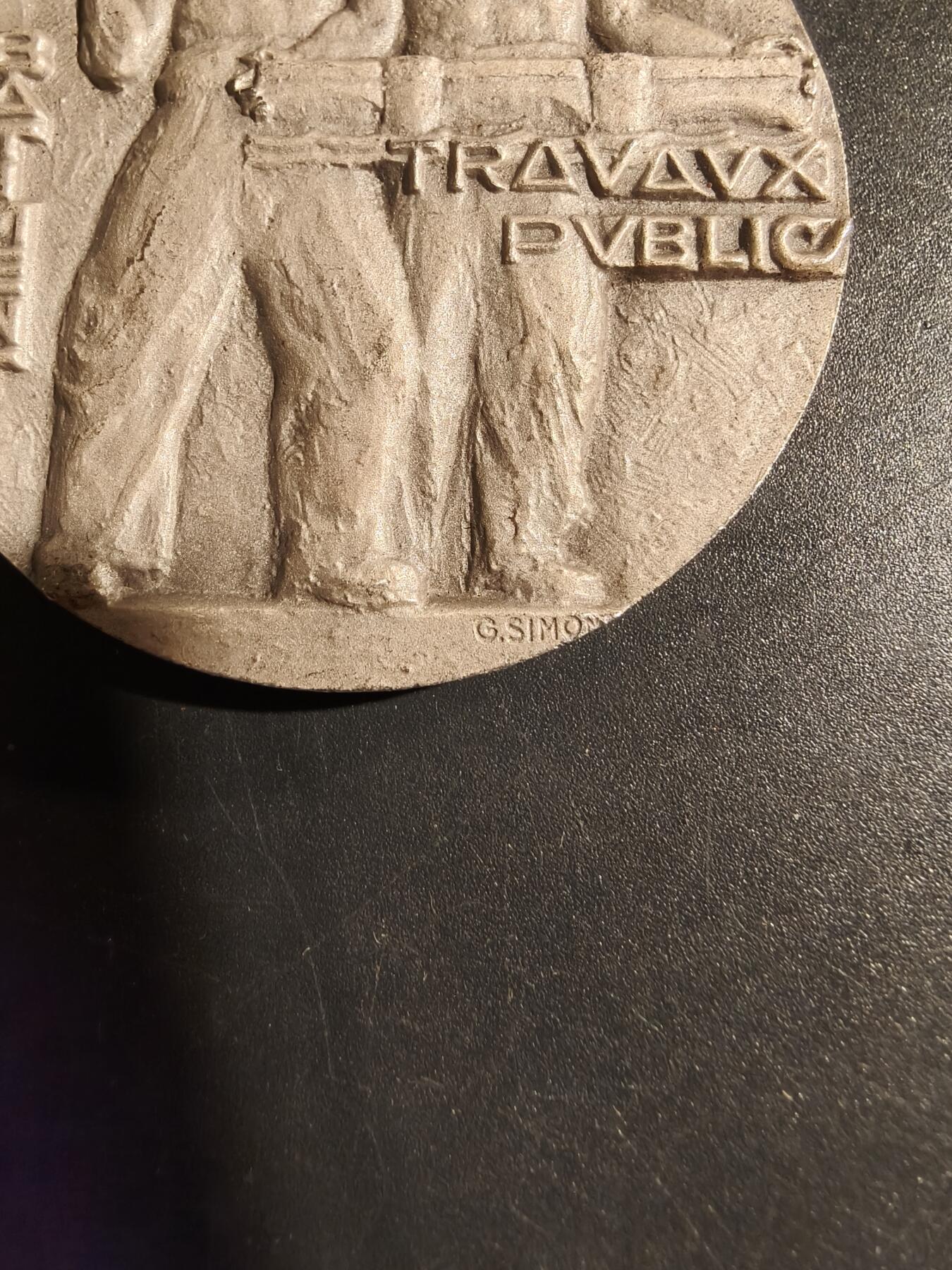 老王徽章第178期 法国银级罗纳河口省建筑与公共工程联合会良好服务奖章     实发     直径50mm     重量68g