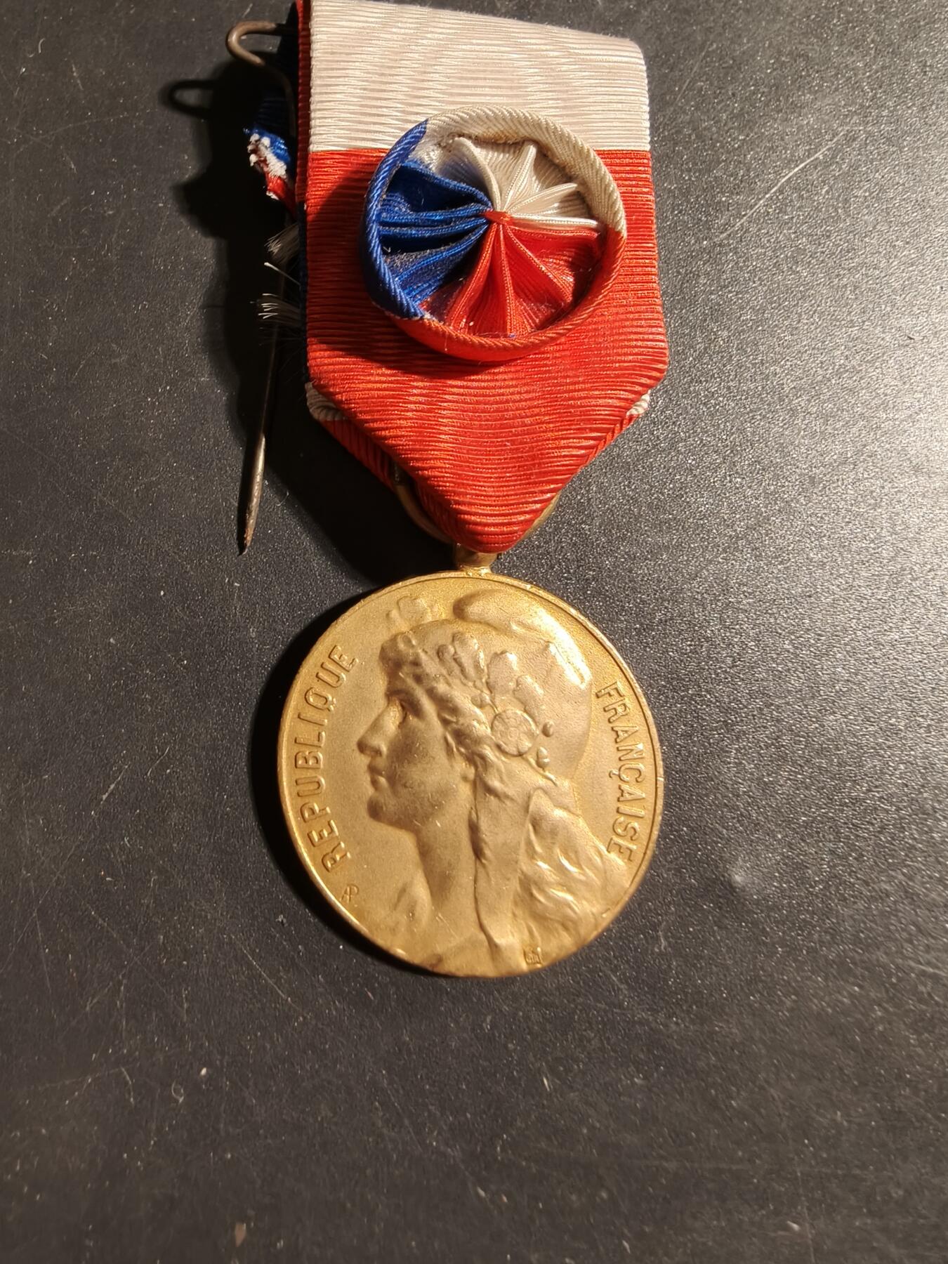 老王徽章第178期 法国金级工业部劳动荣誉奖章    实发版