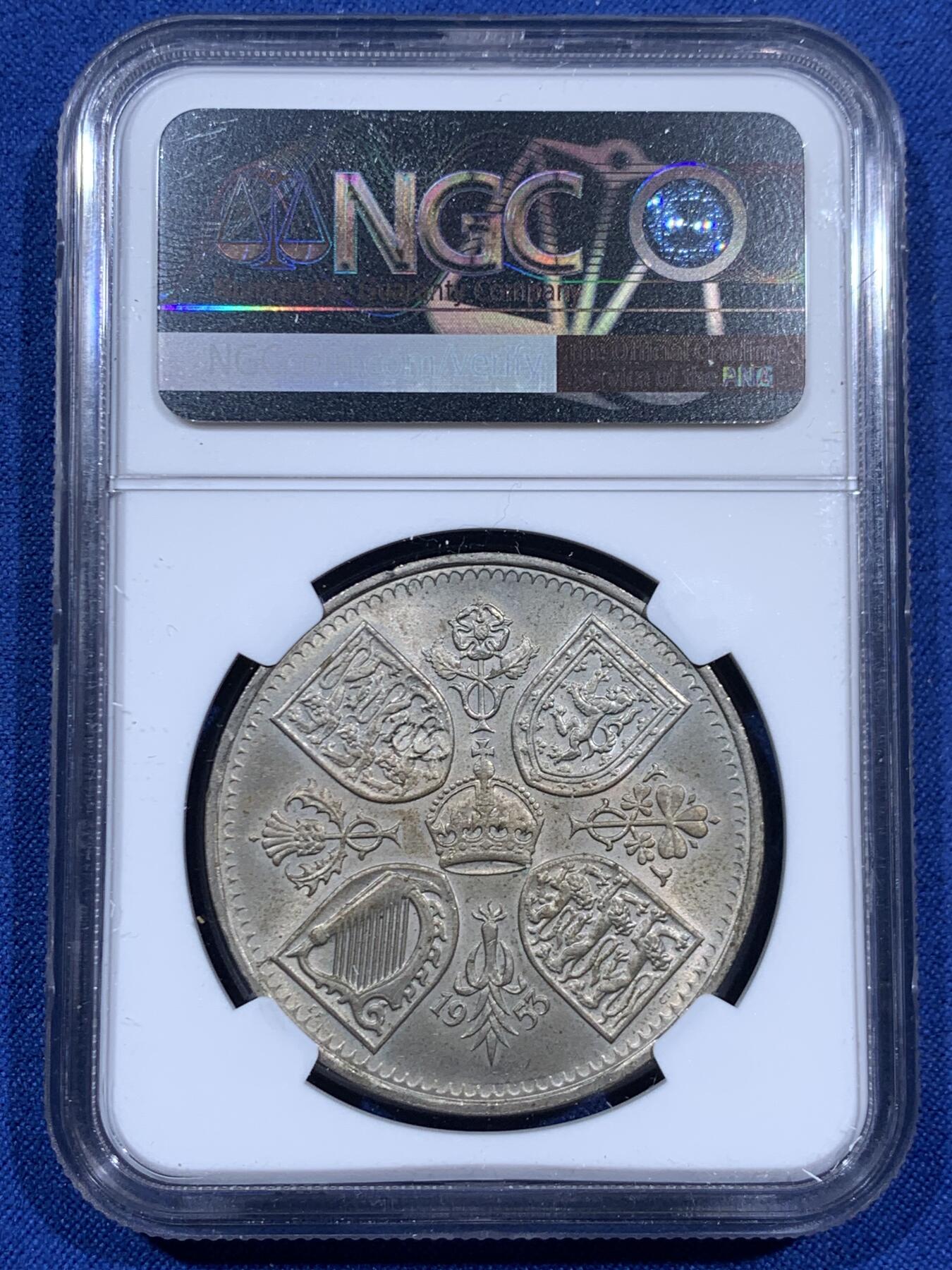 《竞宝斋》第460场 周日，周一，2场连拍 （全场包邮）欢迎送拍 NGC MS64 英国1953年伊丽莎白二世登基克朗