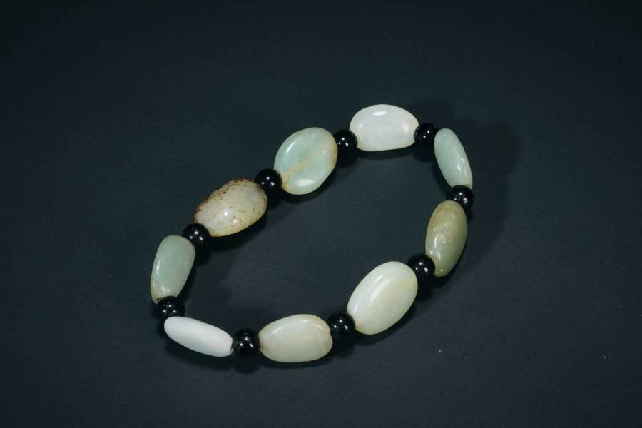 上海都达杂项专场三（全场包邮） 天然和田玉籽料手串86-77