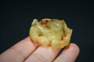 上海都达杂项专场三十四【年后发货全场包邮】  古玉马上如意手把件86-59