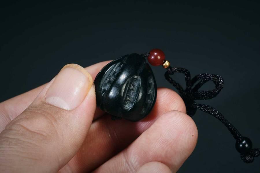 上海都达杂项专场三（全场包邮） 天然和田玉青玉核桃吊坠挂件 附鉴定证书89-93