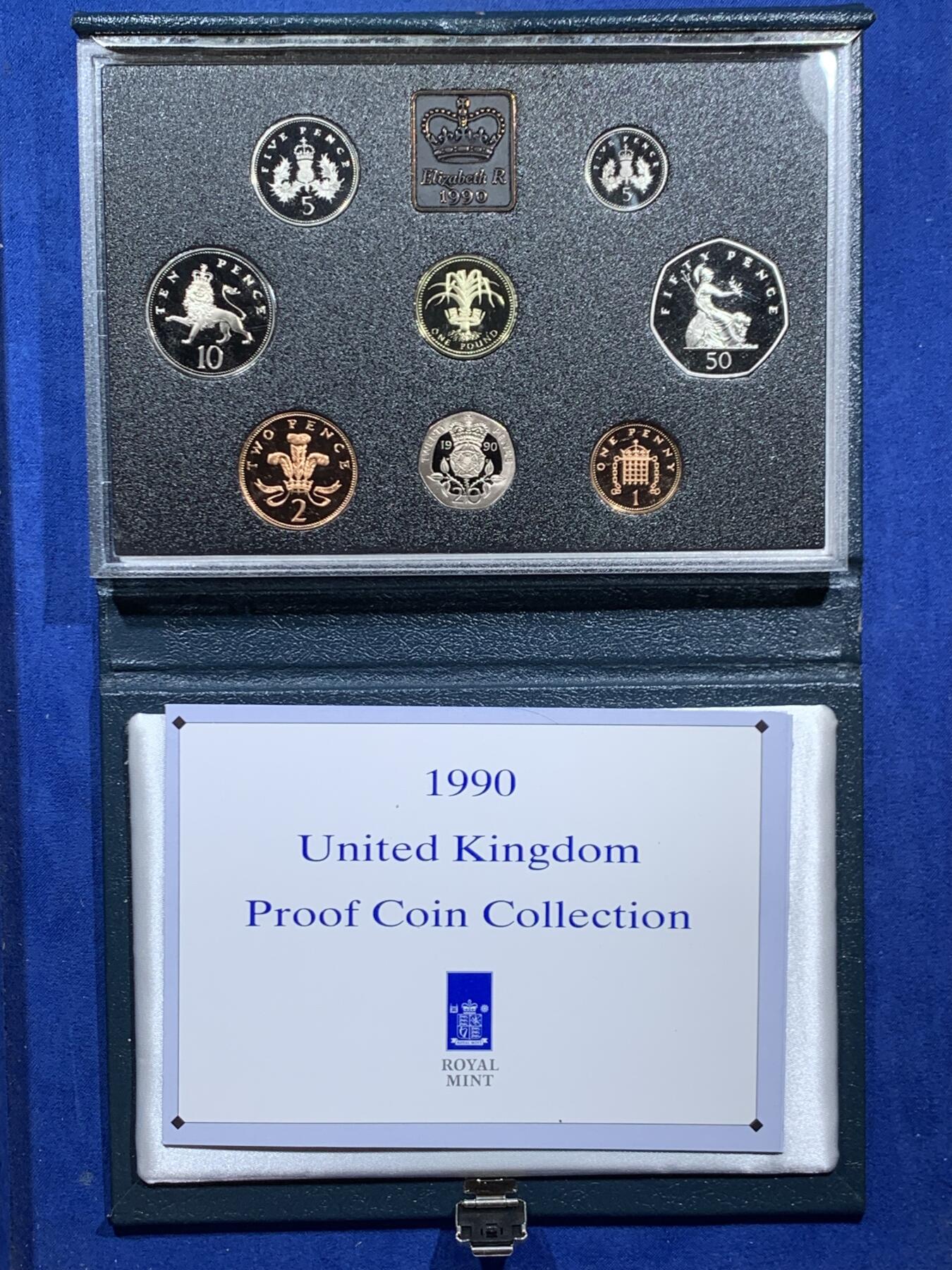 《竞宝斋》第460场 周日，周一，2场连拍 （全场包邮）欢迎送拍 英国1990年精制套币，带1枚1英镑威尔士韭葱精致纪念币，8枚币盒证齐全，品相精美，高档盒装