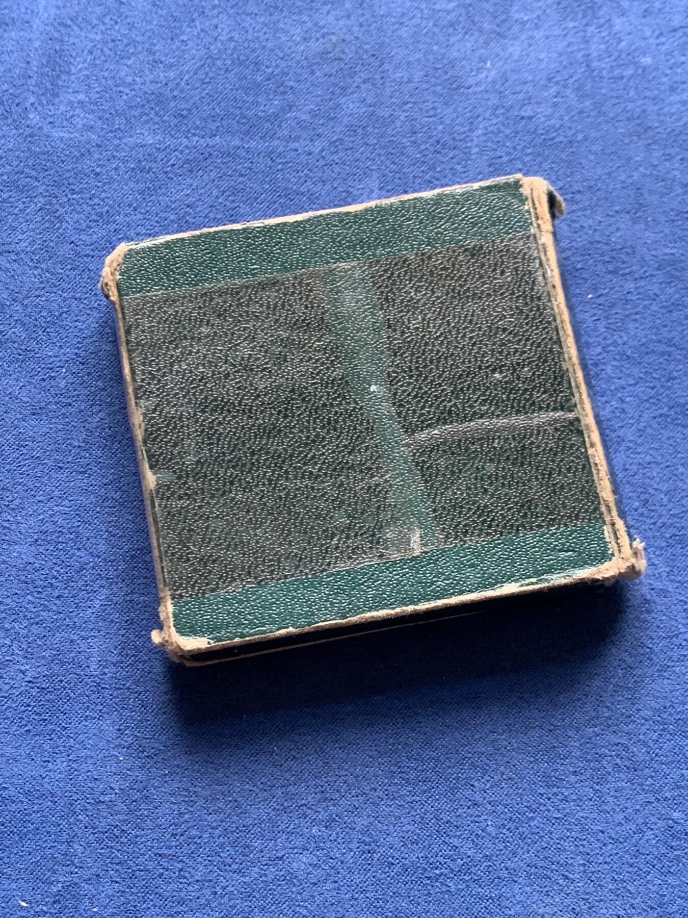 《竞宝斋》第460场 周日，周一，2场连拍 （全场包邮）欢迎送拍 英国 1951年 乔治六世马剑克朗纪念币 最后的镍马剑 状态很不错 带原盒（盒子有损）原证书