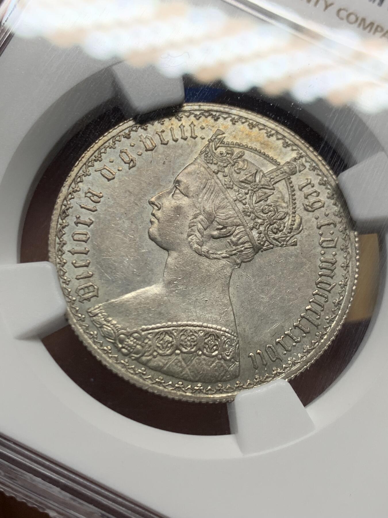 《竞宝斋》第460场 周日，周一，2场连拍 （全场包邮）欢迎送拍 NGC UNC 英国 1887年 哥特体福林银币 细节非常好 感觉可以再试试评级