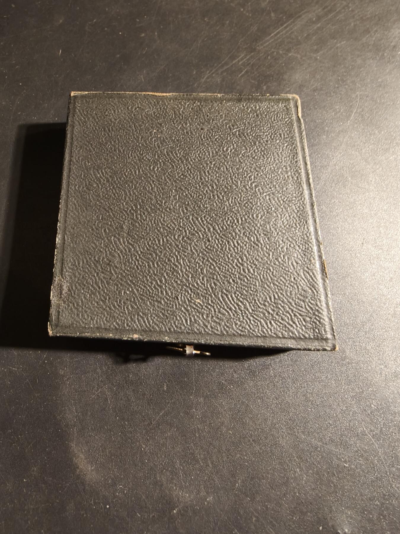 老王徽章第178期 法国沙隆-索昂大区农业和葡萄栽培联盟大铜章      原盒   Vernon作品     直径40mm     重量31.5g