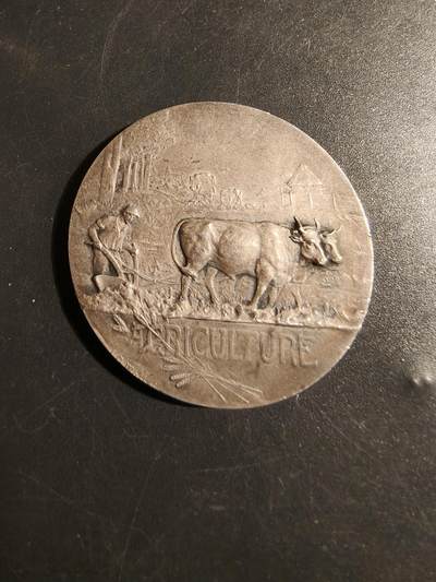 老王徽章第178期 - 法国畜牧业协会大银章    大师马特作品    950银     直径40mm    重量33.8g