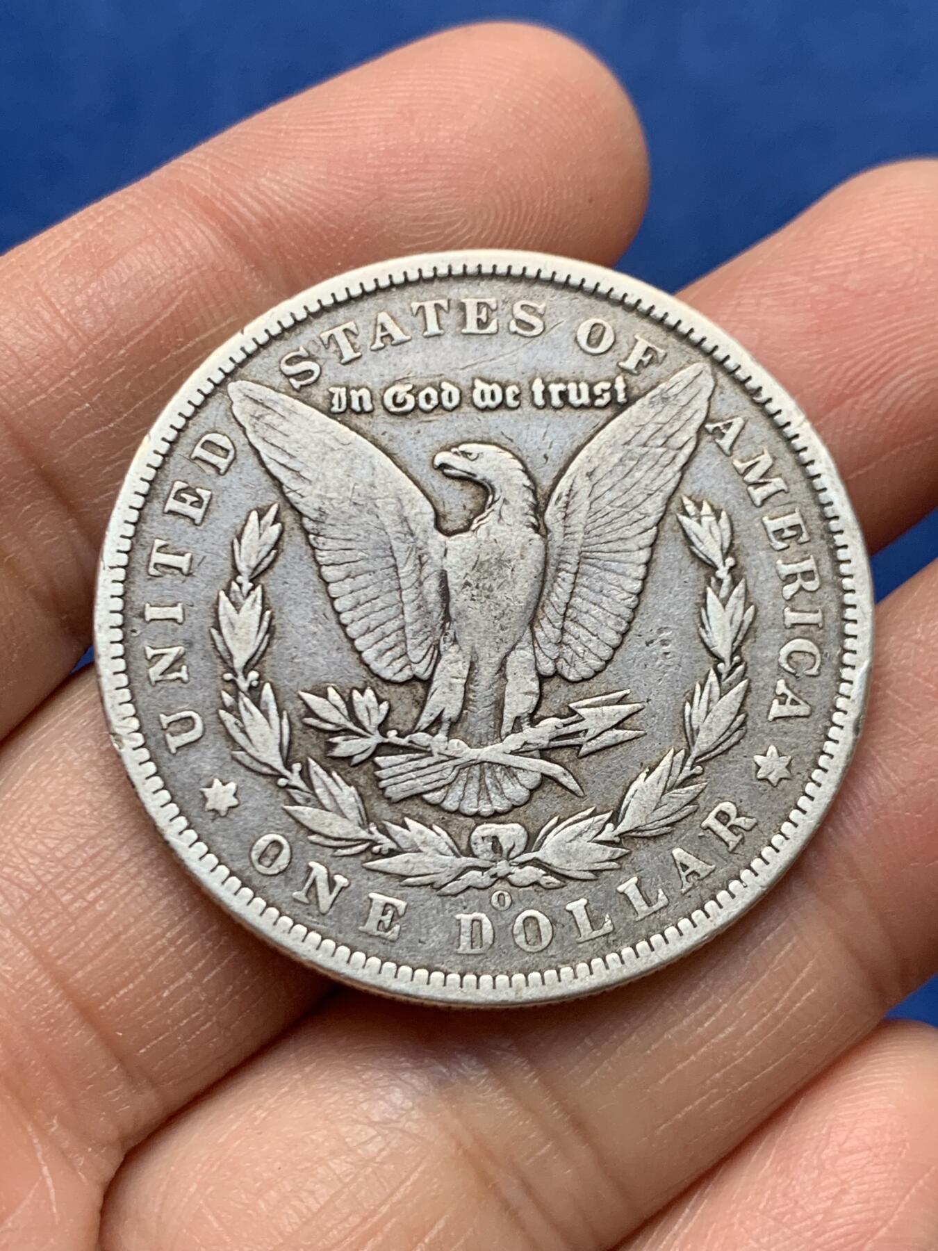 《竞宝斋》第460场 周日，周一，2场连拍 （全场包邮）欢迎送拍 美国1894 年O版摩根银币 3大特年之一 年份玩家必备的年份之一 国内市场少见 国外价高 VF品相 流通好品