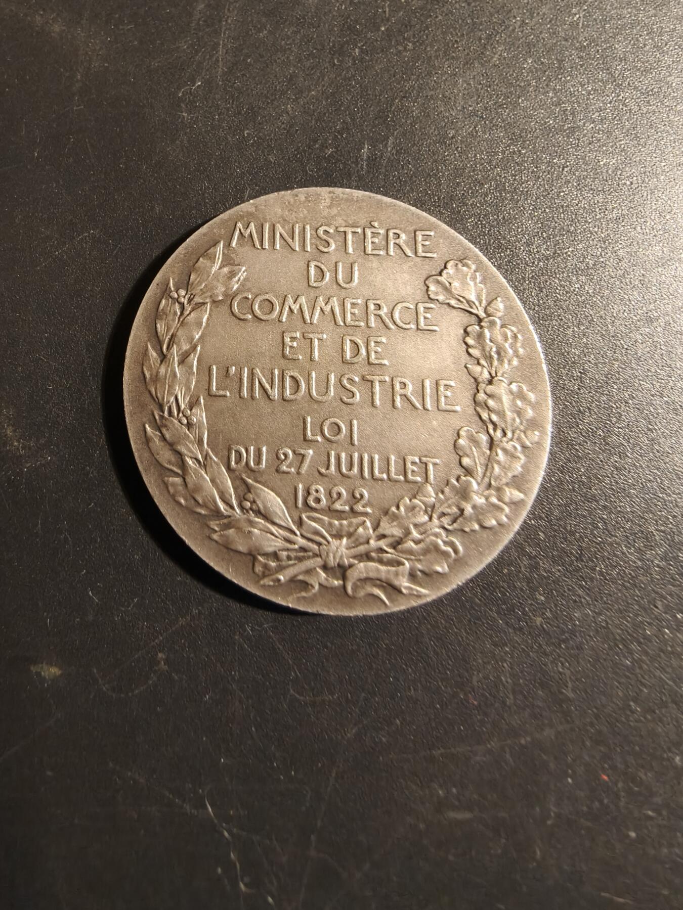 老王徽章第178期 法国工业与商业部银代章     800银     直径33mm    重量15.6g