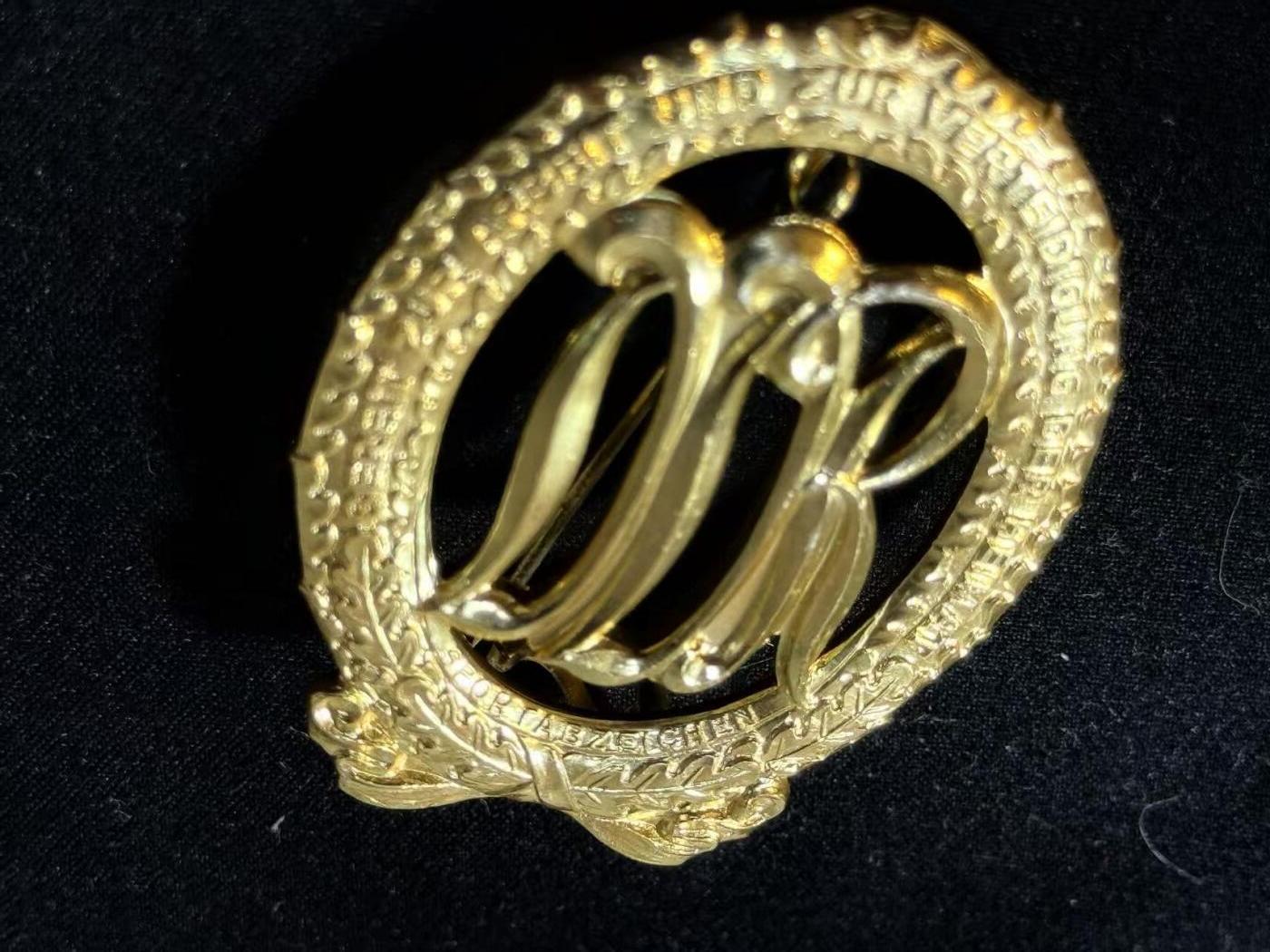 罗岚⭐爱藏⭐甄选专拍第四场-分享拍场赚佣（实体经营） 民主德国金级体育体能章 大版