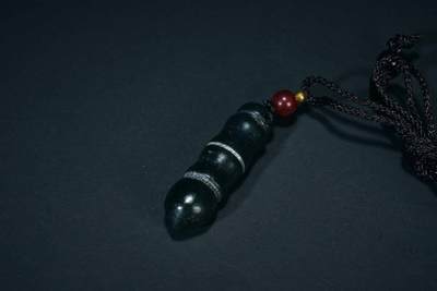 上海都达杂项专场三（全场包邮） - 天然和田玉青玉马良笔挂件 附鉴定证书86-95