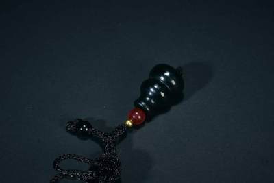 上海都达杂项专场三（全场包邮） - 天然和田玉青玉小葫芦挂件 附鉴定证书86-94