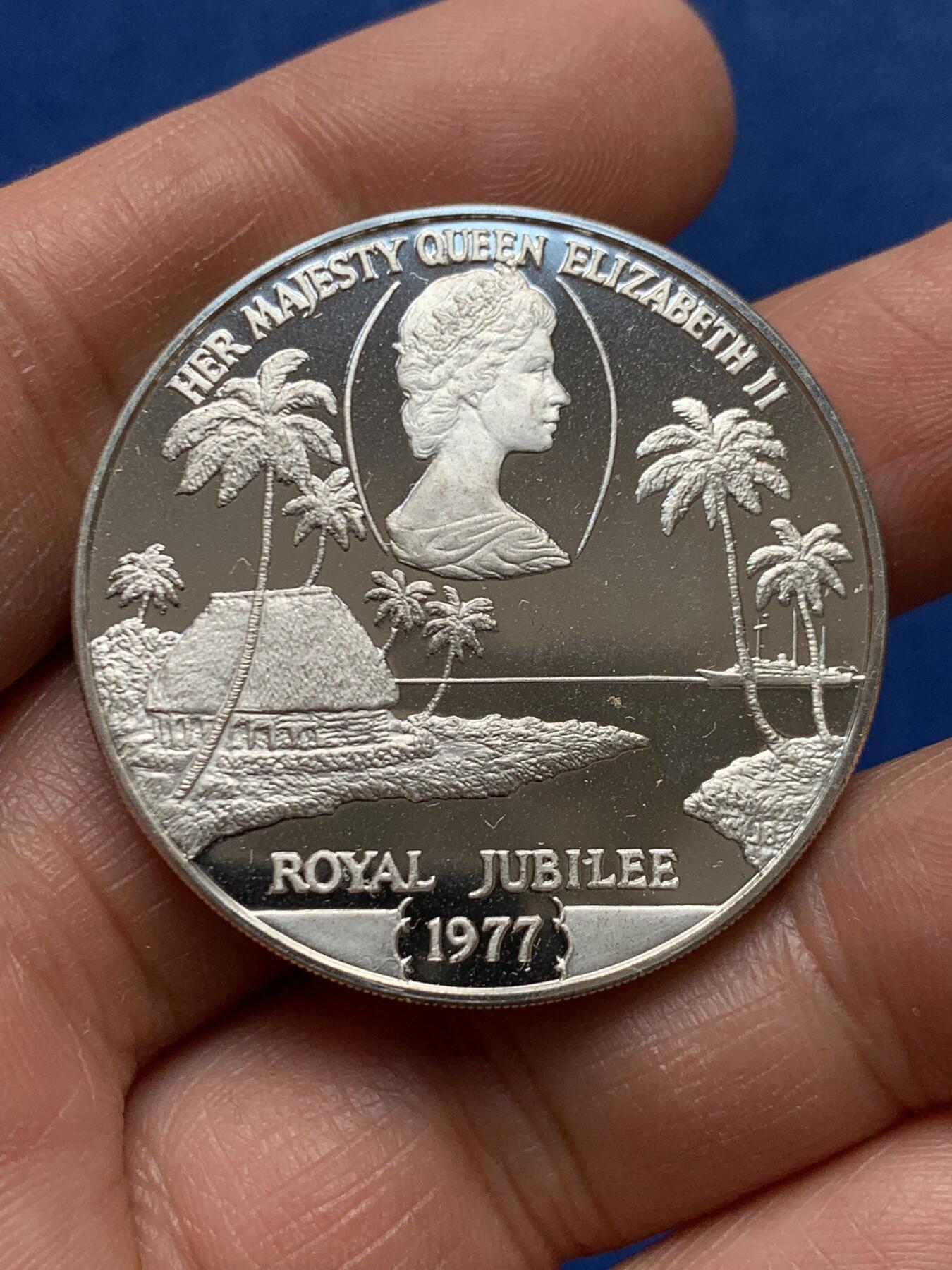 《竞宝斋》第460场 周日，周一，2场连拍 （全场包邮）欢迎送拍 萨摩亚1977年女王加冕25周年（银禧）1塔拉纪念银币，31.13克，925银