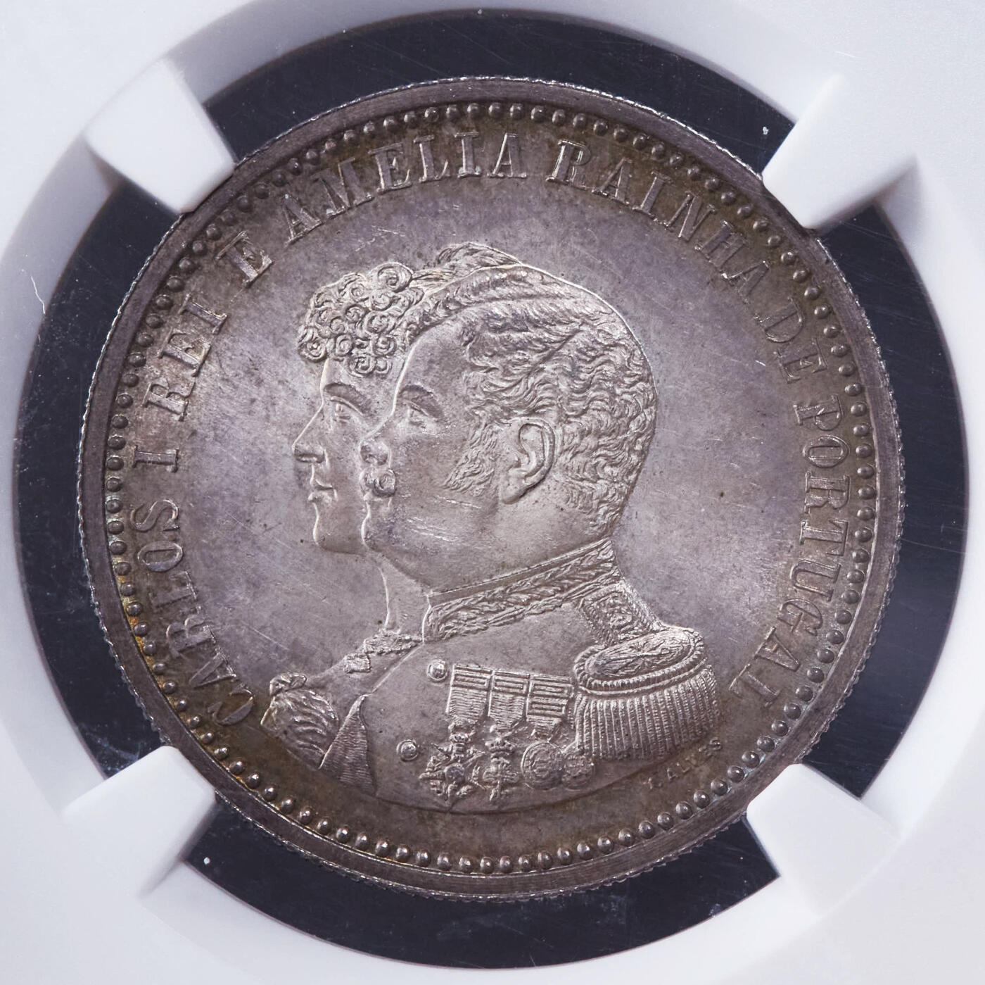 【俄甄集藏】“万象更新、马呈祥瑞”迎新春俄甄精品场-2026年(047)01-21 星期三 晚 19:30 全场包邮 葡萄牙1898年卡洛斯一世夫妇头像纪念发现印度400周年200、500、1000瑞斯银币3枚套，NGC MS64，五彩包浆，转光品相，分数整齐，味道一流