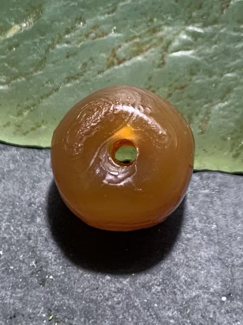 精美高玉化千层风化纹缠丝玛瑙老形桶珠一颗，