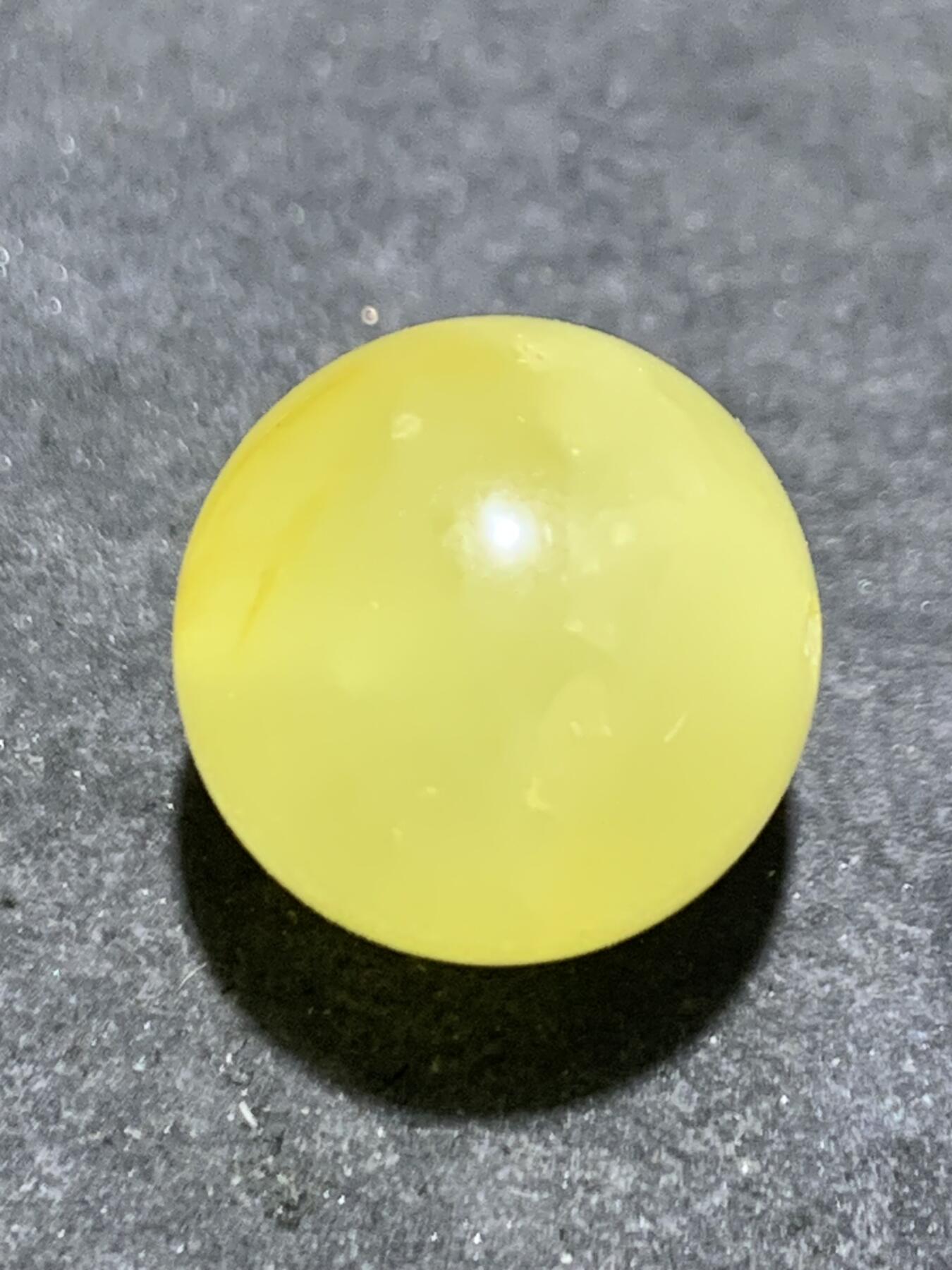 天然乌克兰原矿蜜蜡通货圆珠一颗，