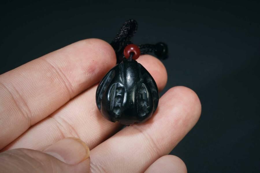 上海都达杂项专场三（全场包邮） 天然和田玉青玉核桃吊坠挂件 附鉴定证书89-93