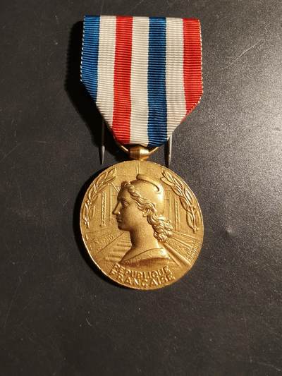 老王徽章第178期 - 法国金级铁路服务奖章    1969年实发