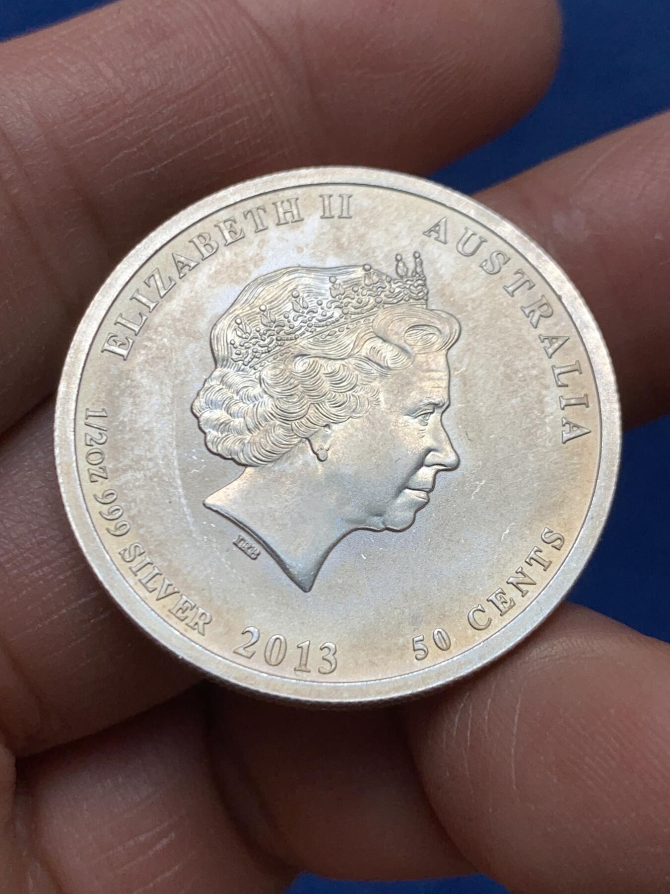 《竞宝斋》第460场 周日，周一，2场连拍 （全场包邮）欢迎送拍 澳大利亚2013年纪念二战澳裔美军50分银币，1/2盎司，999银，15.8克