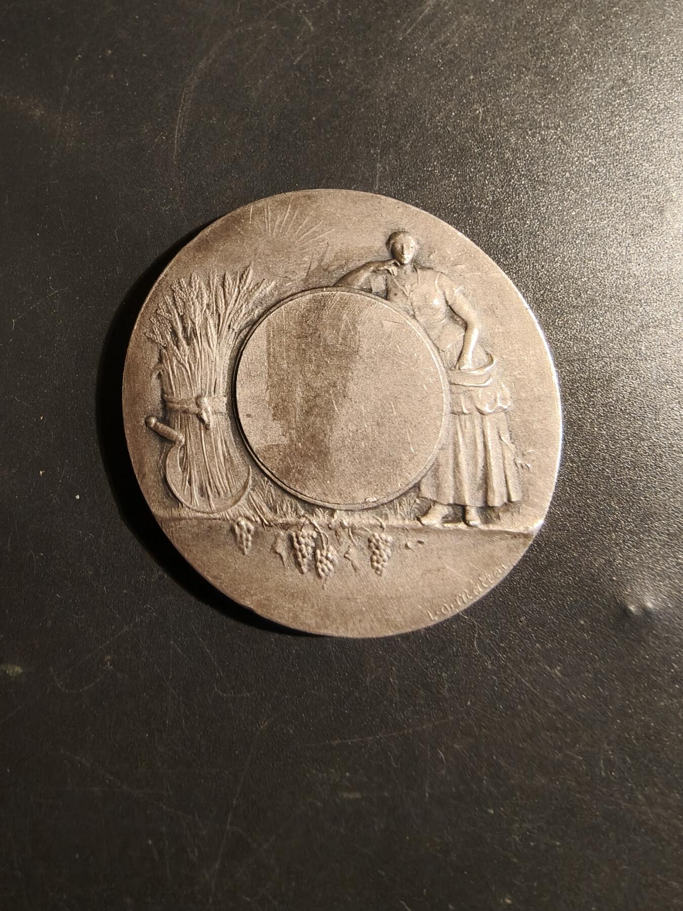 老王徽章第178期 法国畜牧业协会大银章    大师马特作品    950银     直径40mm    重量33.8g