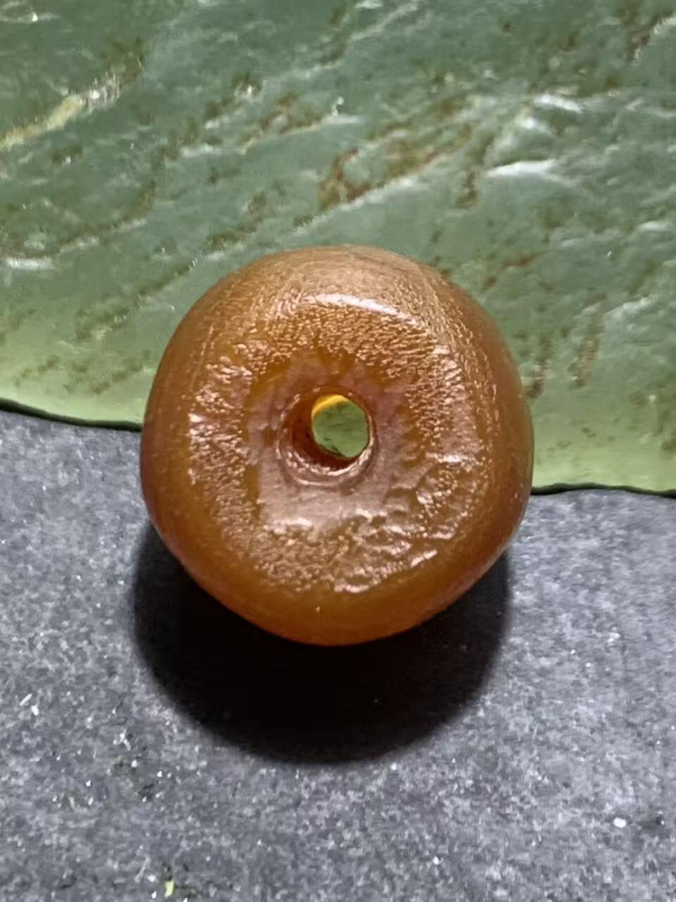 精美高玉化千层风化纹缠丝玛瑙老形桶珠一颗，