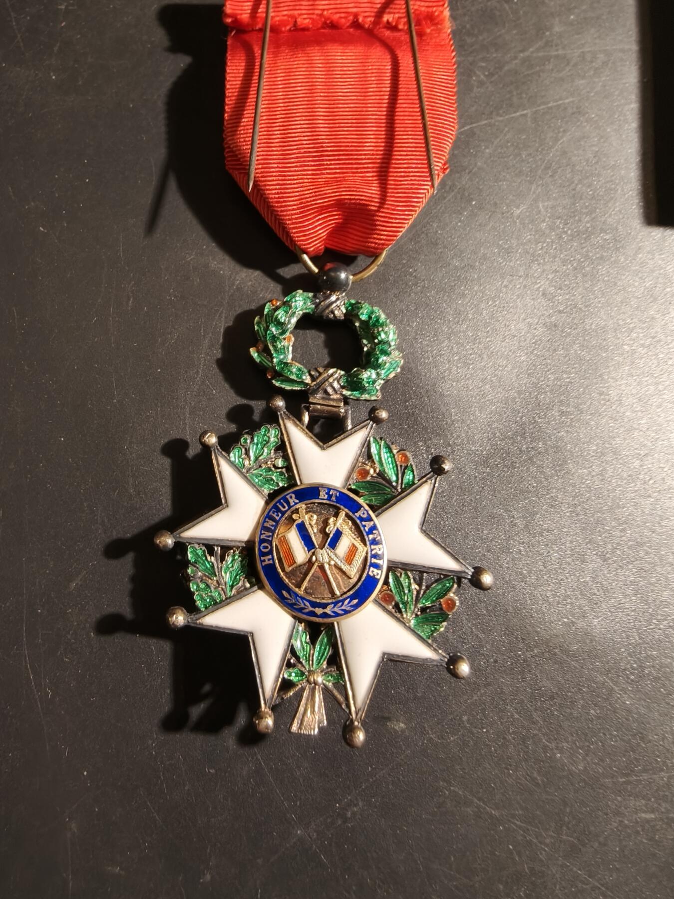 老王徽章第178期 法国军官级荣誉军团勋章    原盒     四共时期    珠宝商立体珐琅版本      