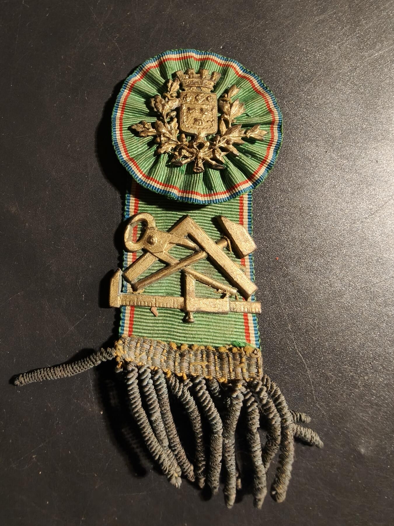 老王徽章第178期 法国普瓦提埃市消防员纪念章