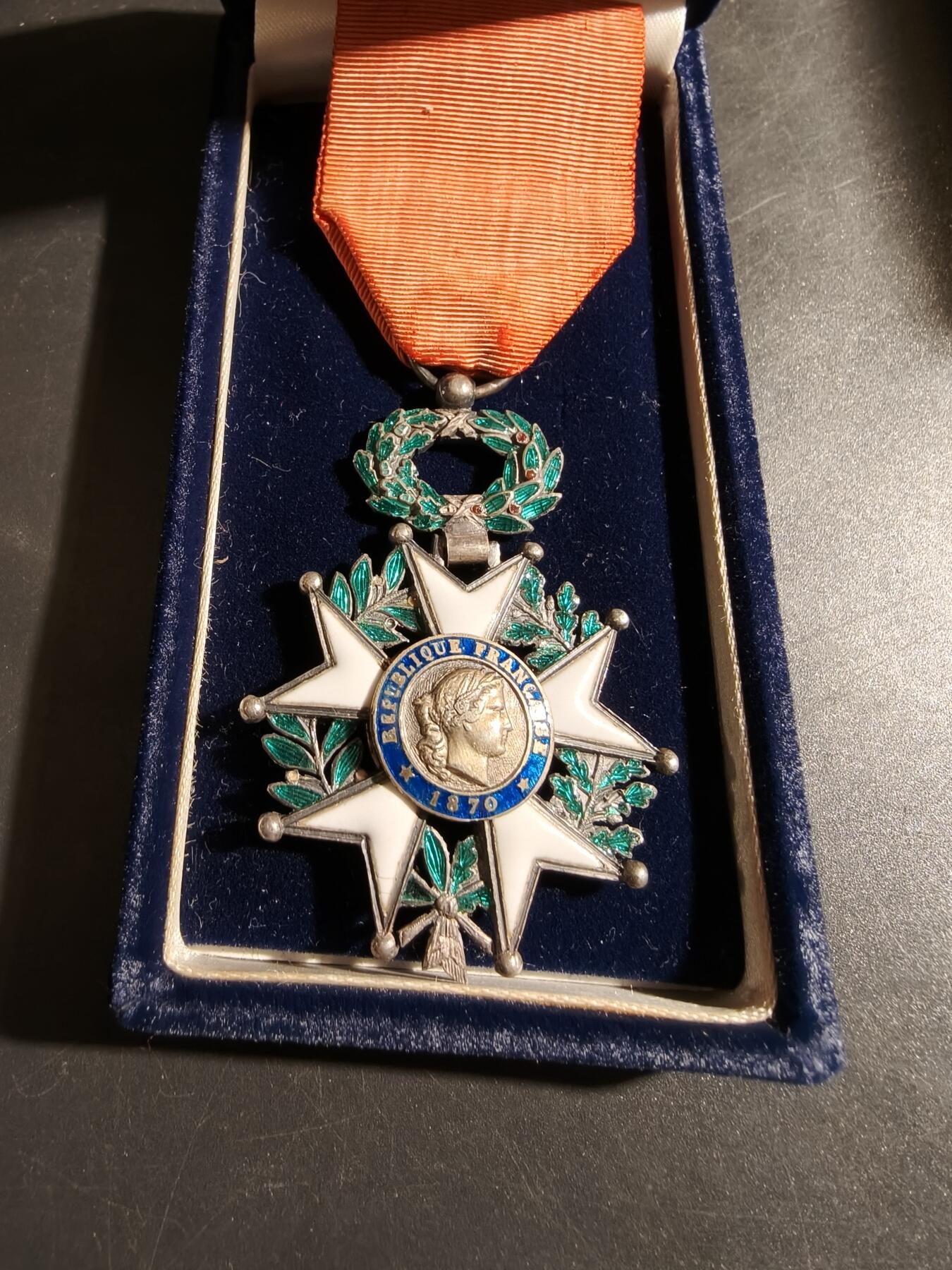 老王徽章第178期 法国骑士级荣誉军团勋章    原盒    银质珐琅    三共时期     