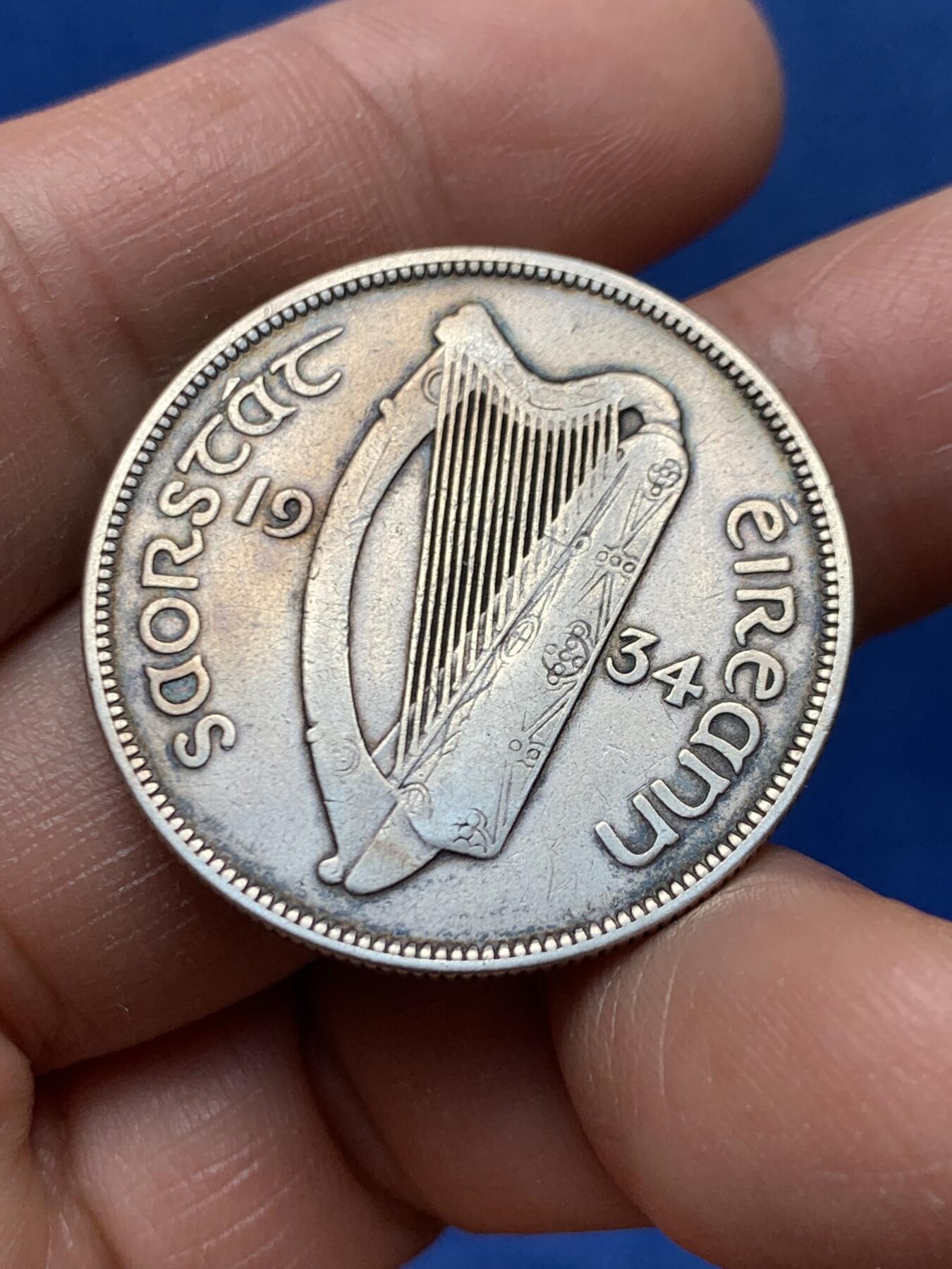 《竞宝斋》第460场 周日，周一，2场连拍 （全场包邮）欢迎送拍 爱尔兰1934年盖尔竖琴半克朗（2先令6便士）银币 750银 13.85克