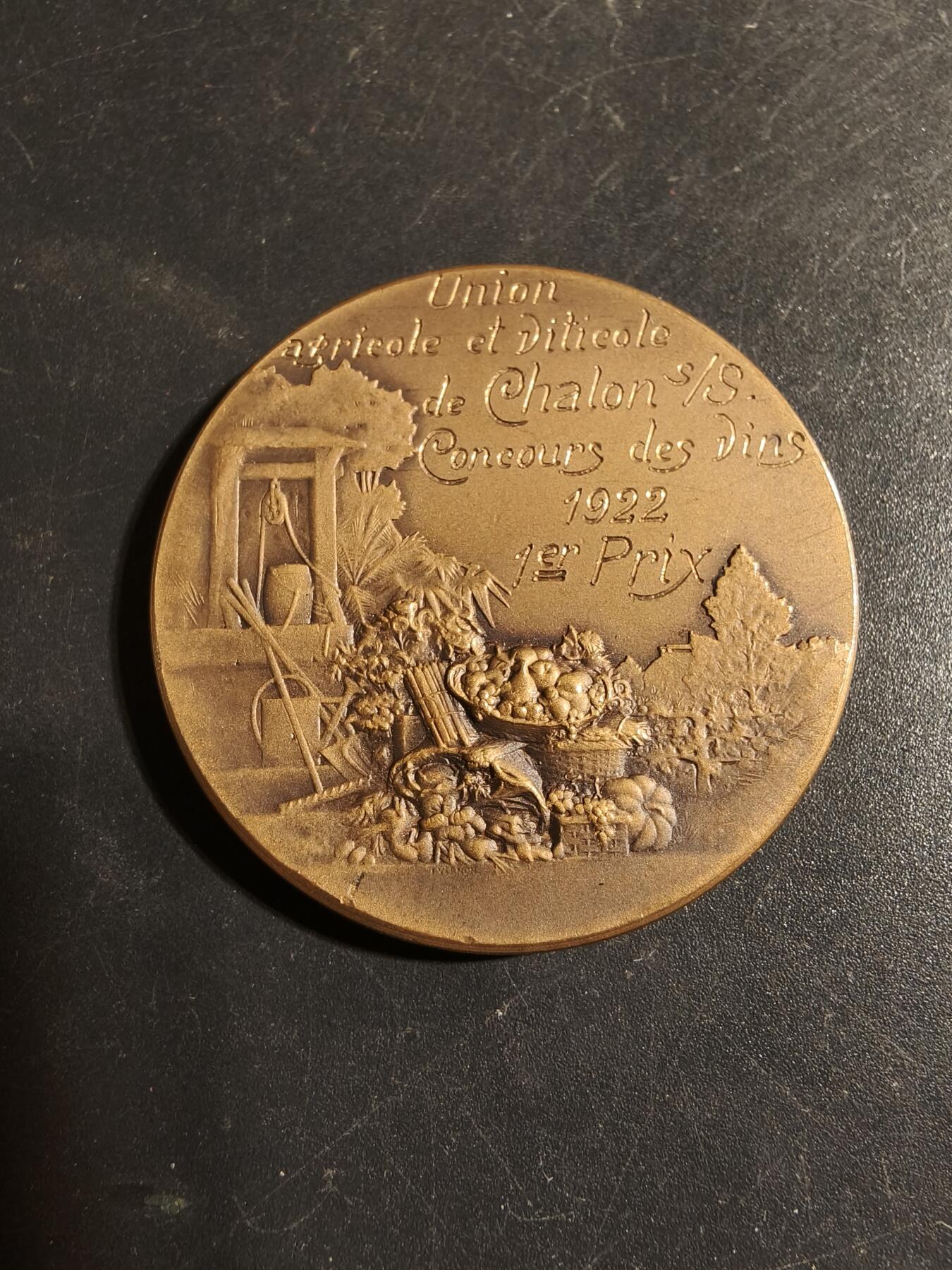老王徽章第178期 法国沙隆-索昂大区农业和葡萄栽培联盟大铜章      原盒   Vernon作品     直径40mm     重量31.5g