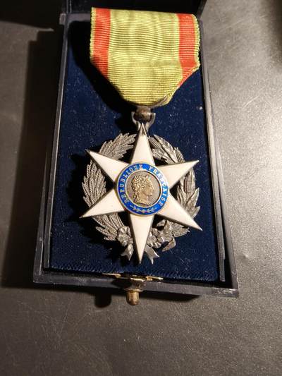 老王徽章第178期 - 法国骑士级农业功绩勋章    原盒     银质珐琅      19.3g