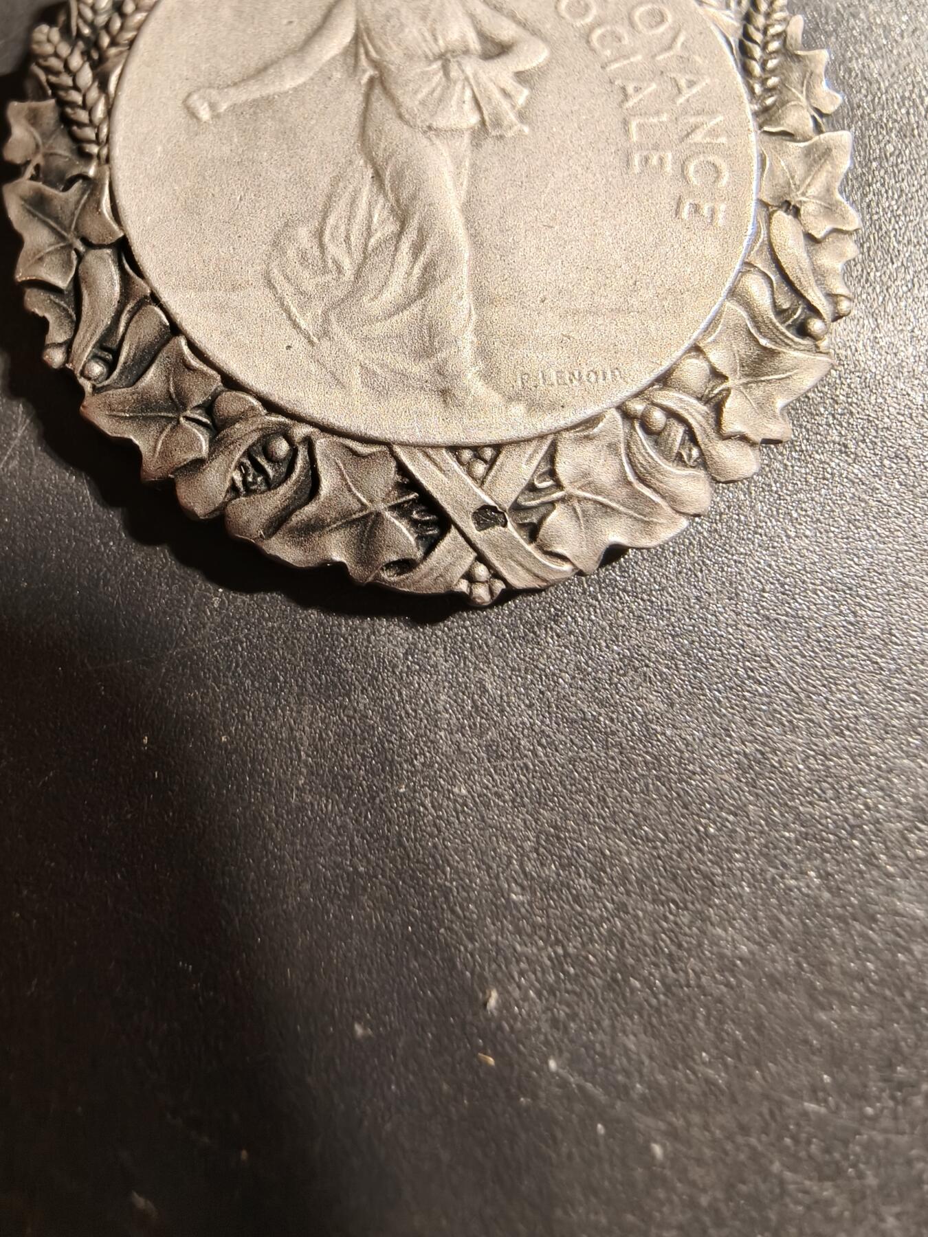 老王徽章第178期 法国社会福利部银级社会福利荣誉奖章     950银     26.3g