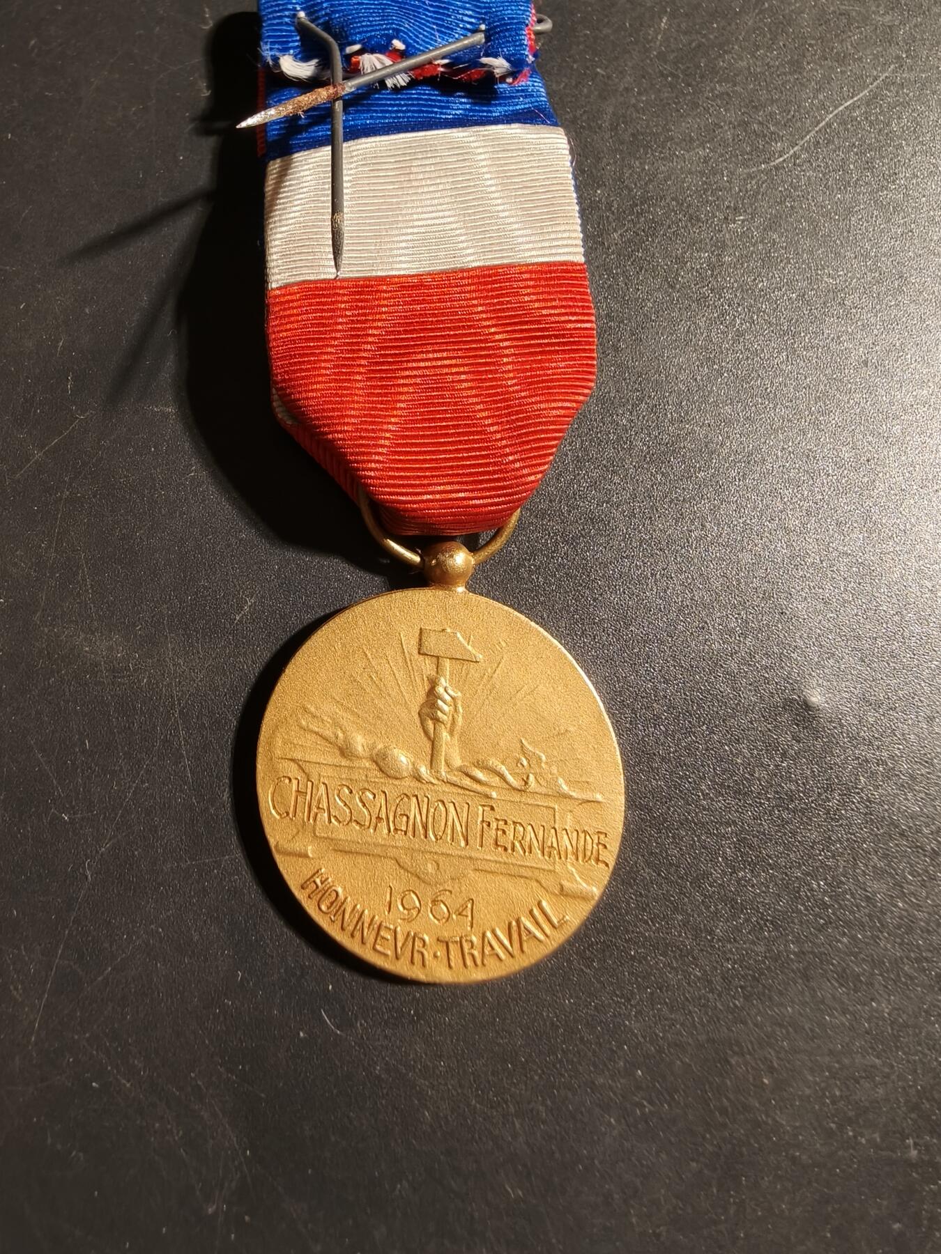 老王徽章第178期 法国金级劳动荣誉奖章    1964年实发
