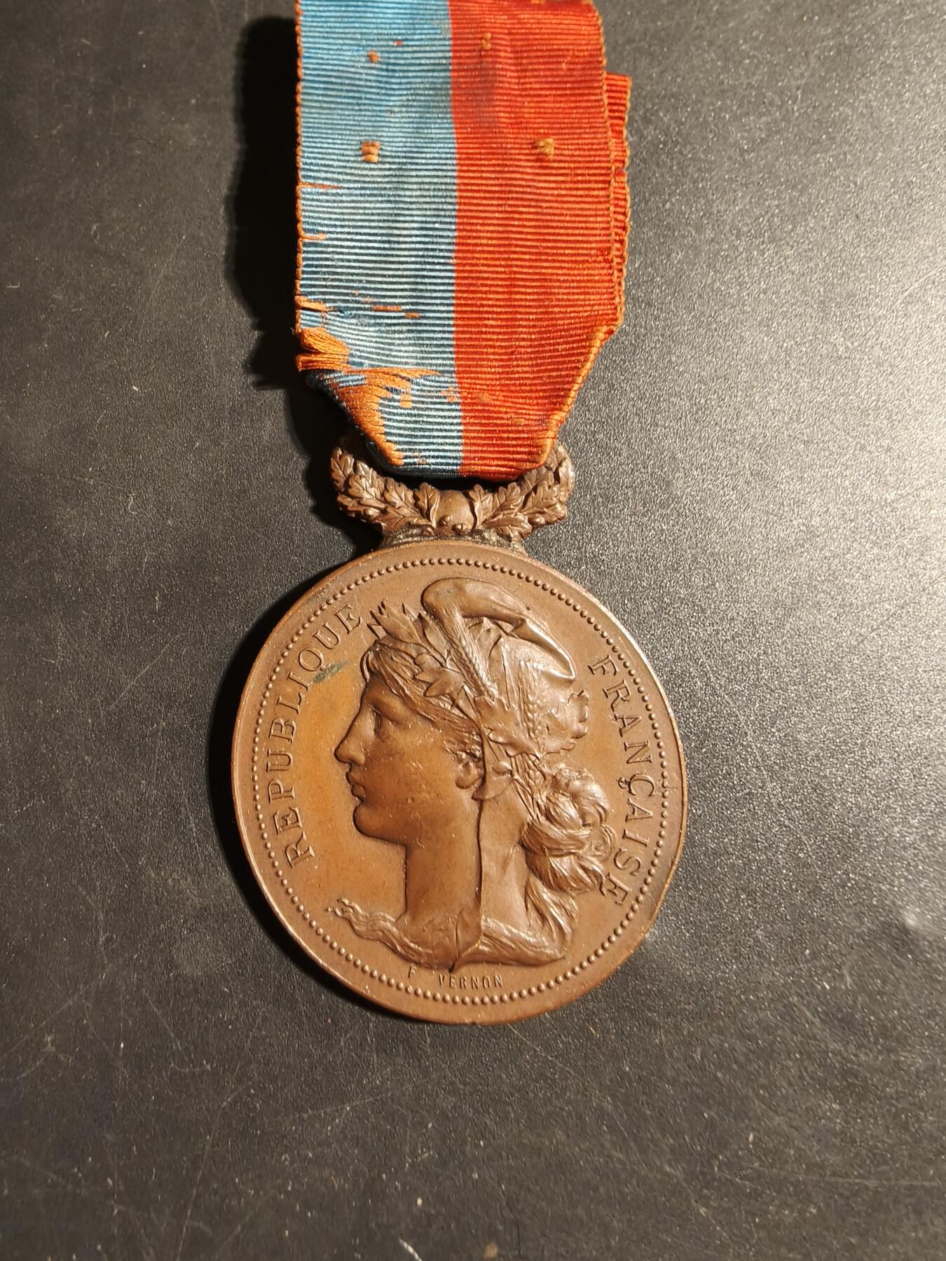 老王徽章第178期 法国铜级机械师、司机和电工联合会奖章