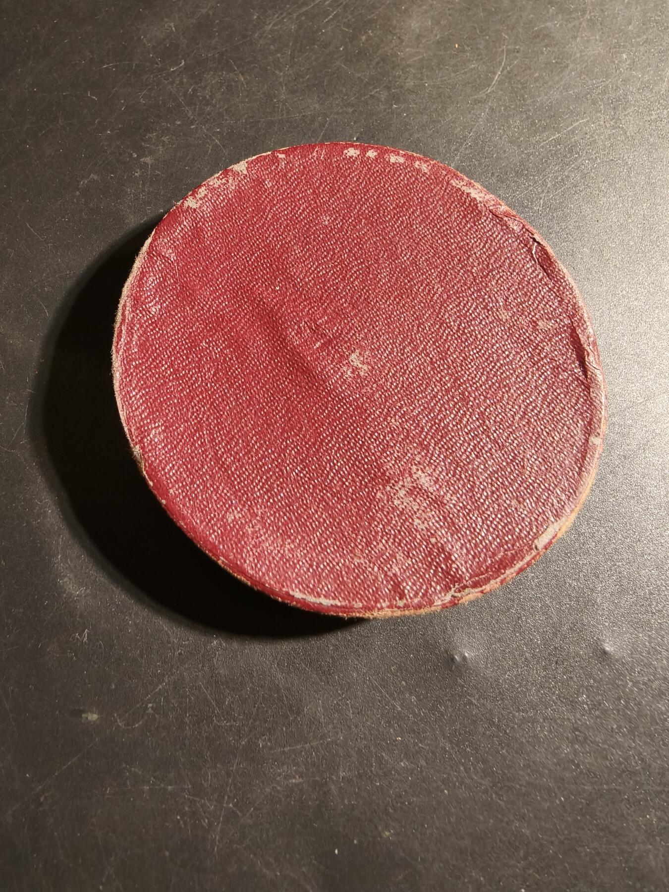 老王徽章第178期 法国全国教育互助会创始人兼主席马塞尔·里维埃大铜章     原盒64mm    重量164.7g     直径