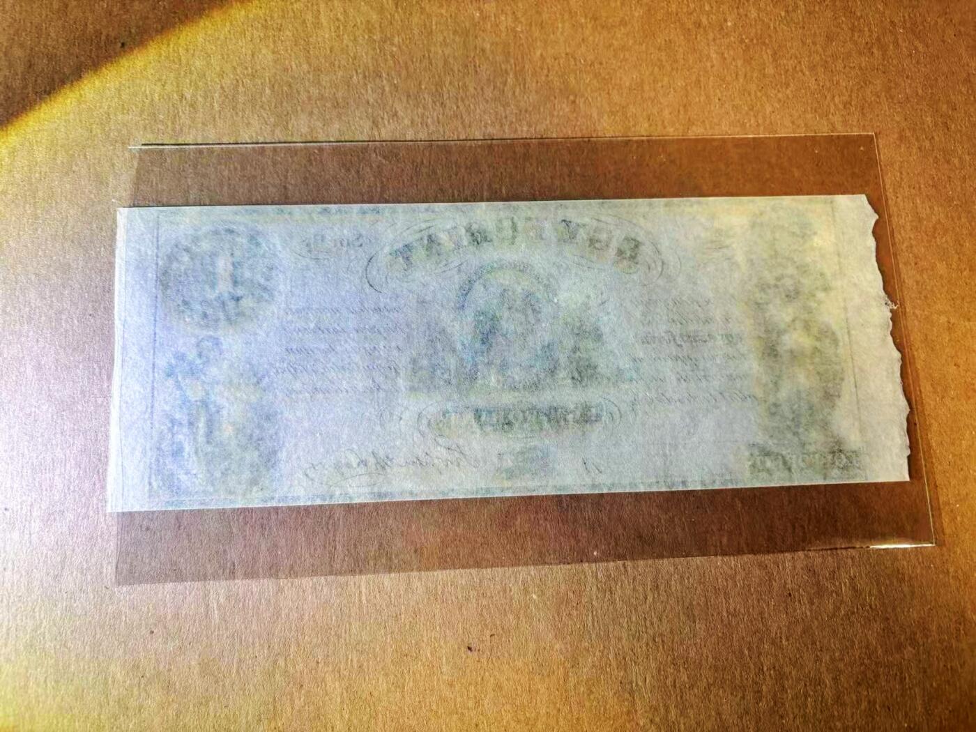 【Blue Auction】世界纸币精拍第777期——18级TOP拍卖/信誉/品质/专业/高效💫 匈牙利1852年1福林 主图为封建统治者被践踏 流亡政府募资用 恩格斯评价为真正的革命 美国代印 超大票幅 原汁原味 手签 UNC-