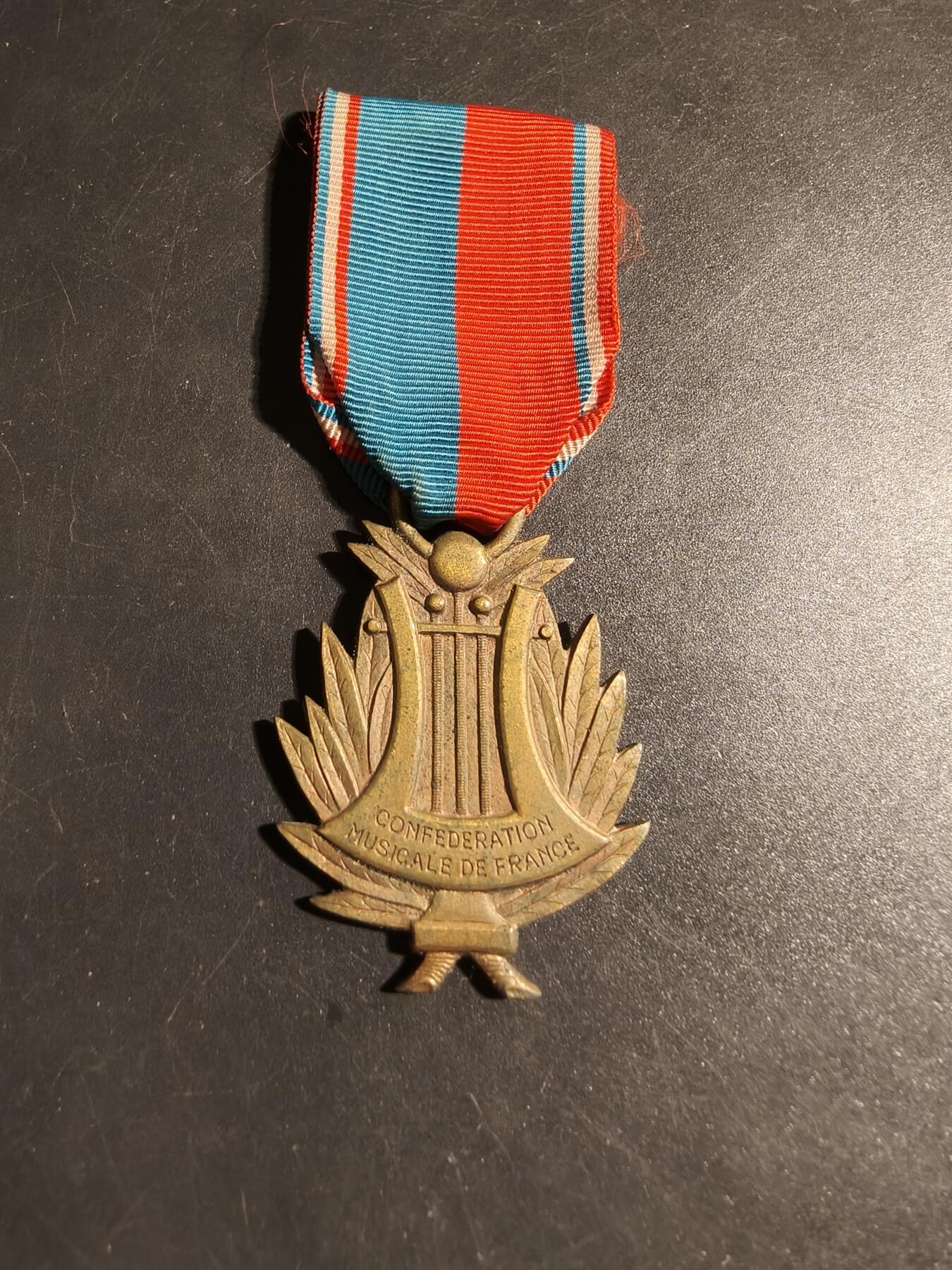 老王徽章第178期 法国铜级音乐协会奖章